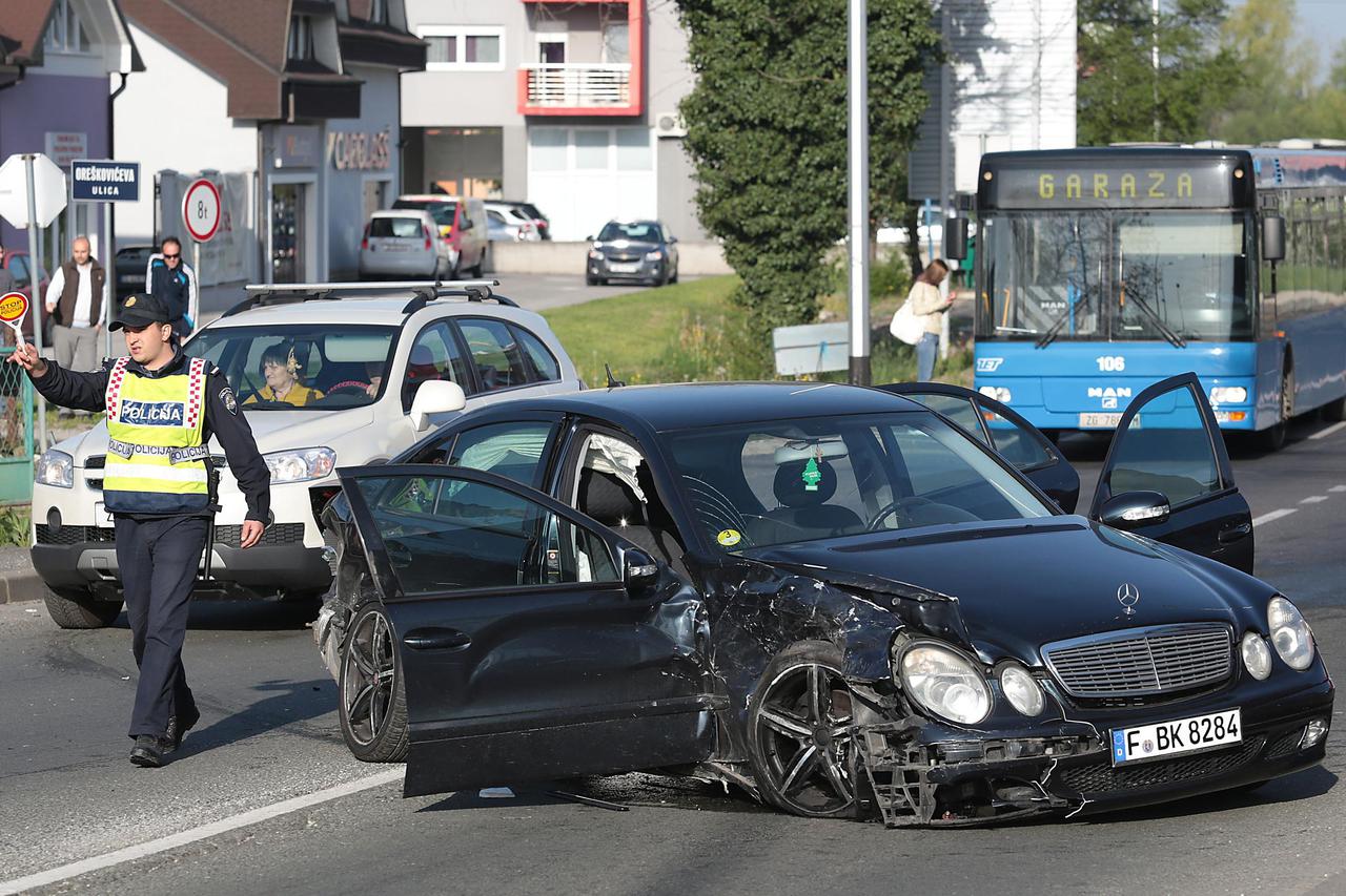 Sudar BMW i mercedes