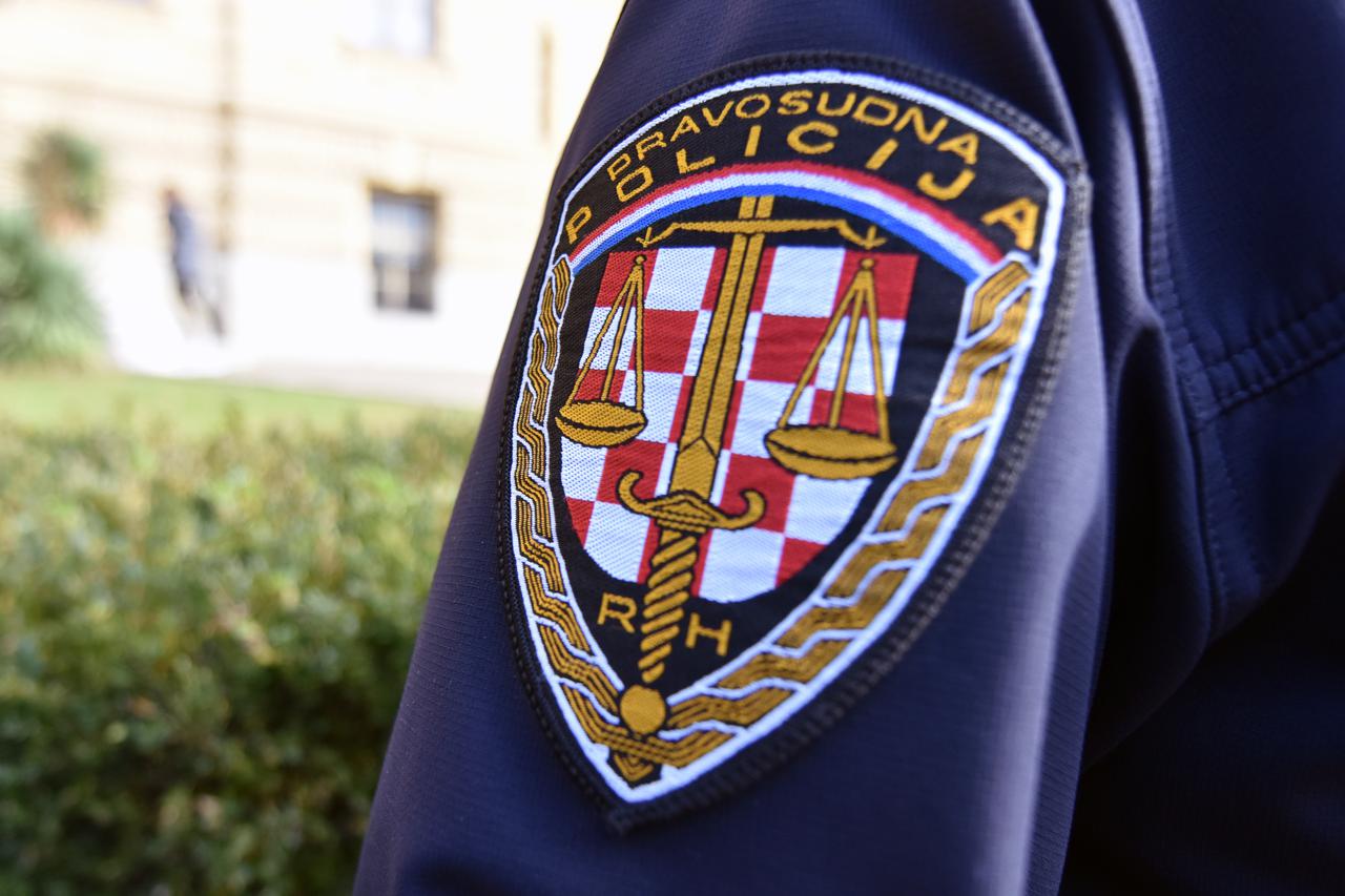 Oznaka na odorama pravosudne policije