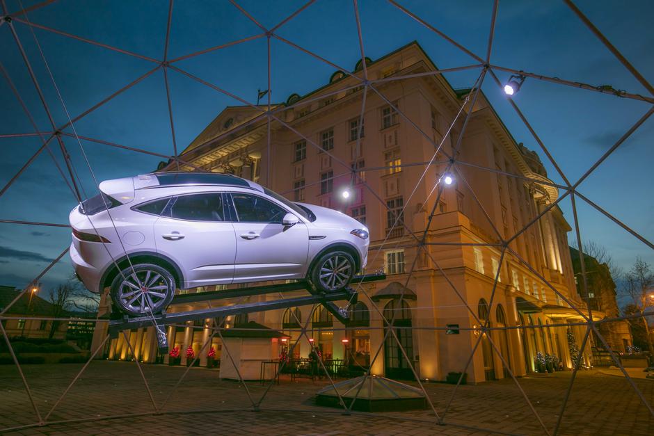 Jaguar E-Pace predstavljen javnosti na terasi hotela Esplanade