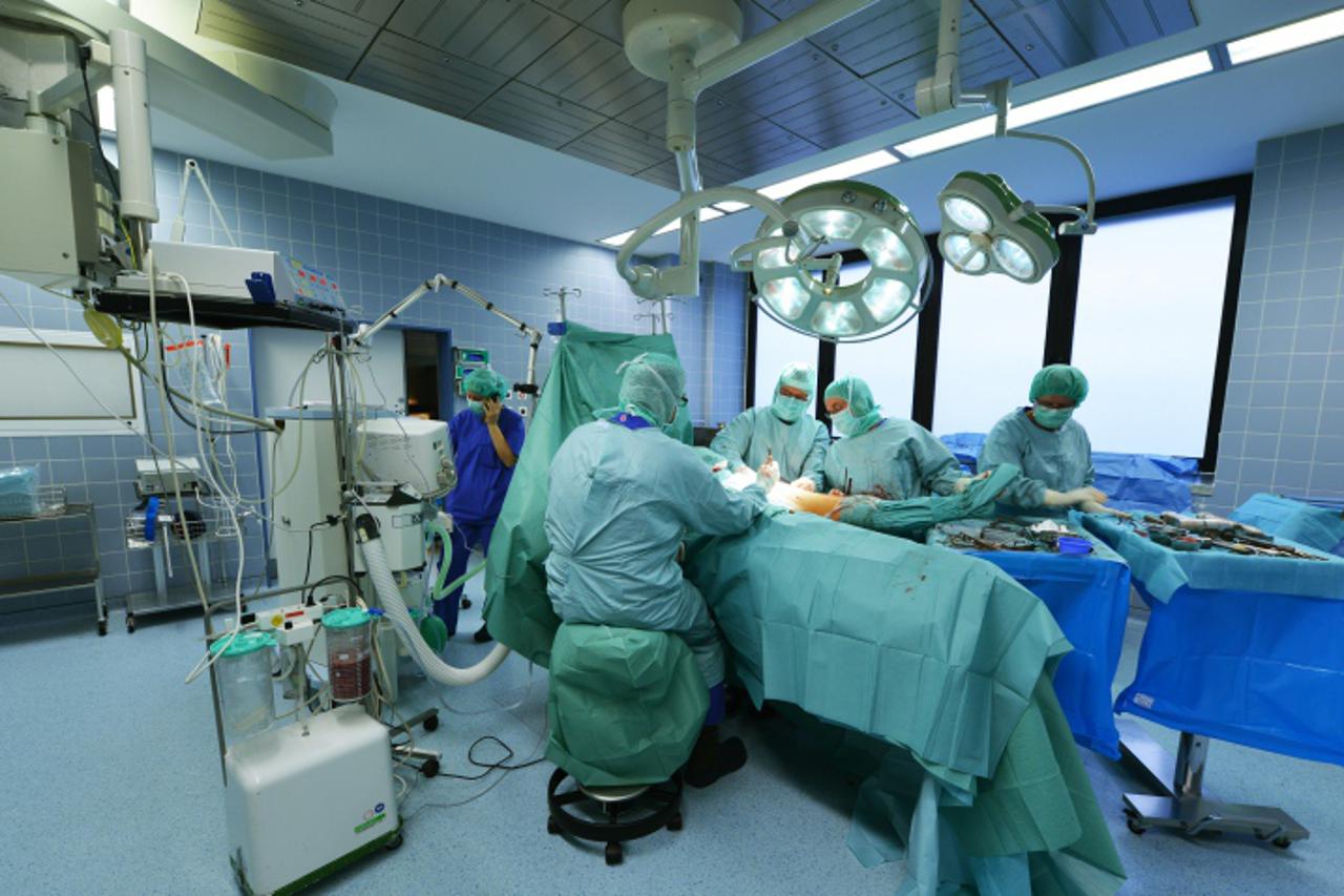 operacija, bolnica, doktor