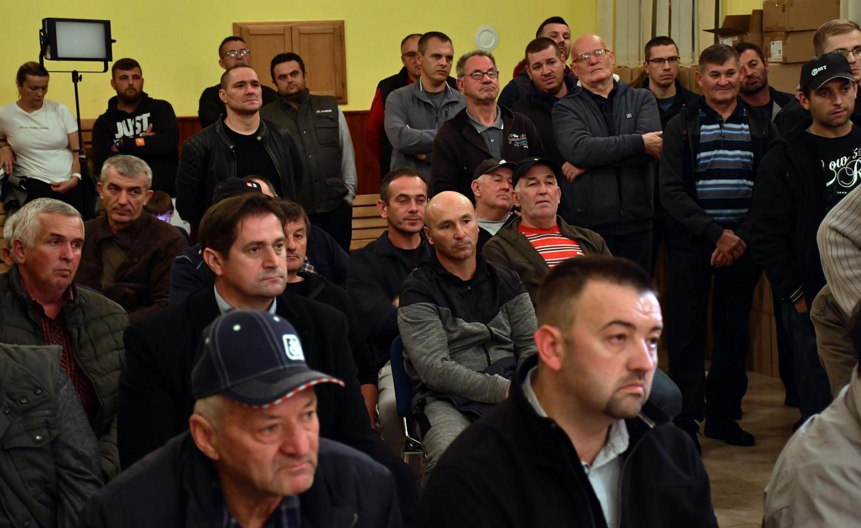07.11.2023., Trnava - Stozer za obranu hrvatskog sela odrzao konferenciju za medije na temu africke svinjske kuge i zahtjeva za hitni sastanak s premijerom Andrejom Plenkovicem i ministricom poljoprivrede Marijom Vuckovic. Photo: Ivica Galovic/PIXSELL