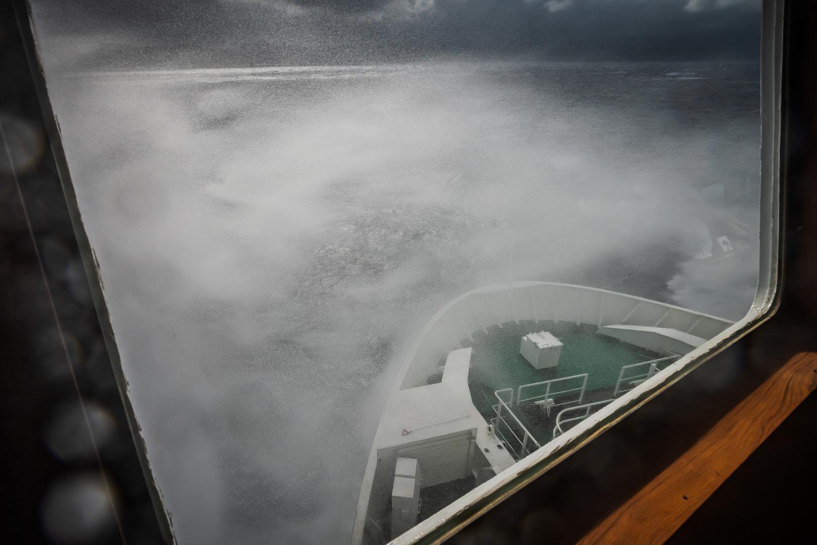 19.10.2023., Split - Trajekt Petar Hektorovic na liniji Split - Vis u borbi s olujnim jugom. Photo: Zvonimir Barisin/PIXSELL