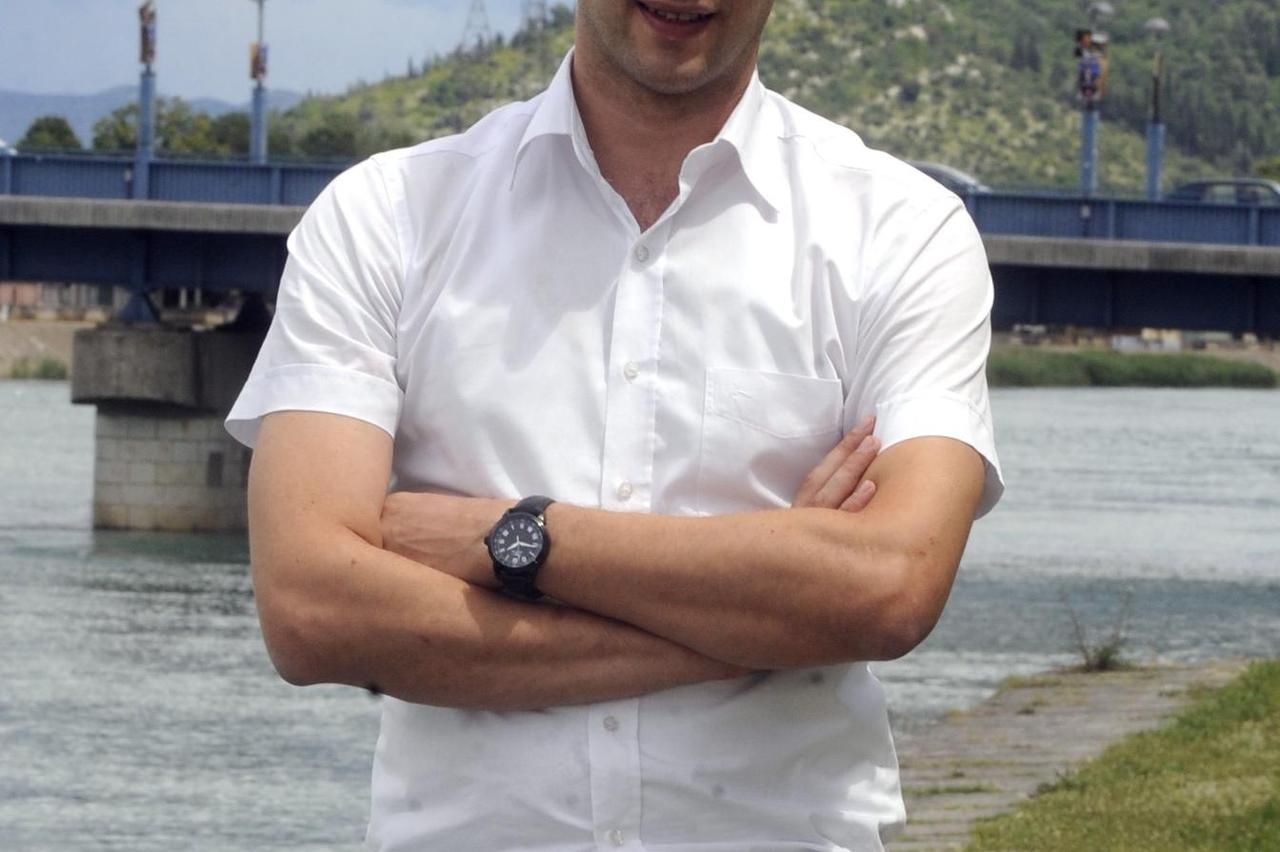 Božo Petrov