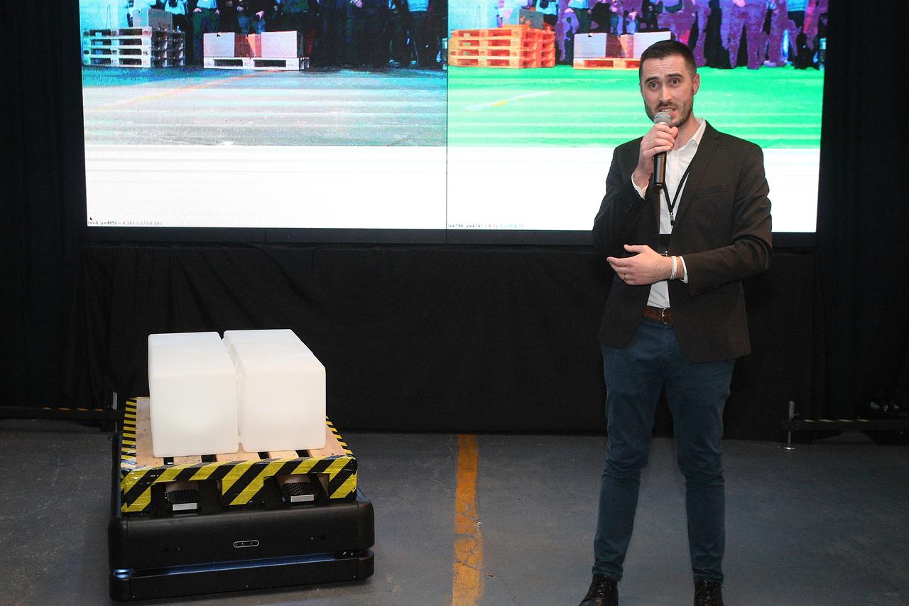 Zagreb: Osječki startup Gideon Brothers predstavili prvog hrvatskog industrijskog robota