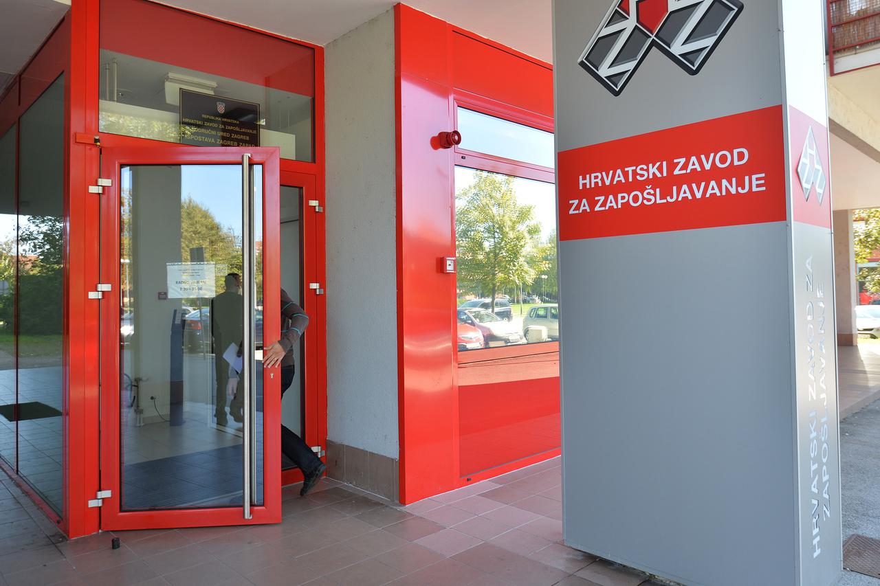24.09.2014., Zagreb -  Podrucni ured Zavoda za zaposljavanje na Trgu hrvatskih pavlina 4, Malesnica.  Photo: Marko Prpic/PIXSELL