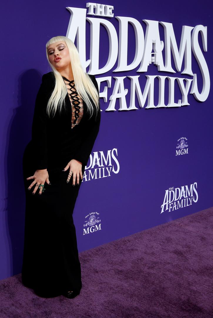 Premijera animiranog filma "The Addams Family" održana je u Los Angelesu, a uz  poznate glumce Charlize Theron, Chloë Grace Moretz i Oscara Isaaca, koji su dali svoj glas, na premijeri se pojavila i pjevačica Christina Aguilera.