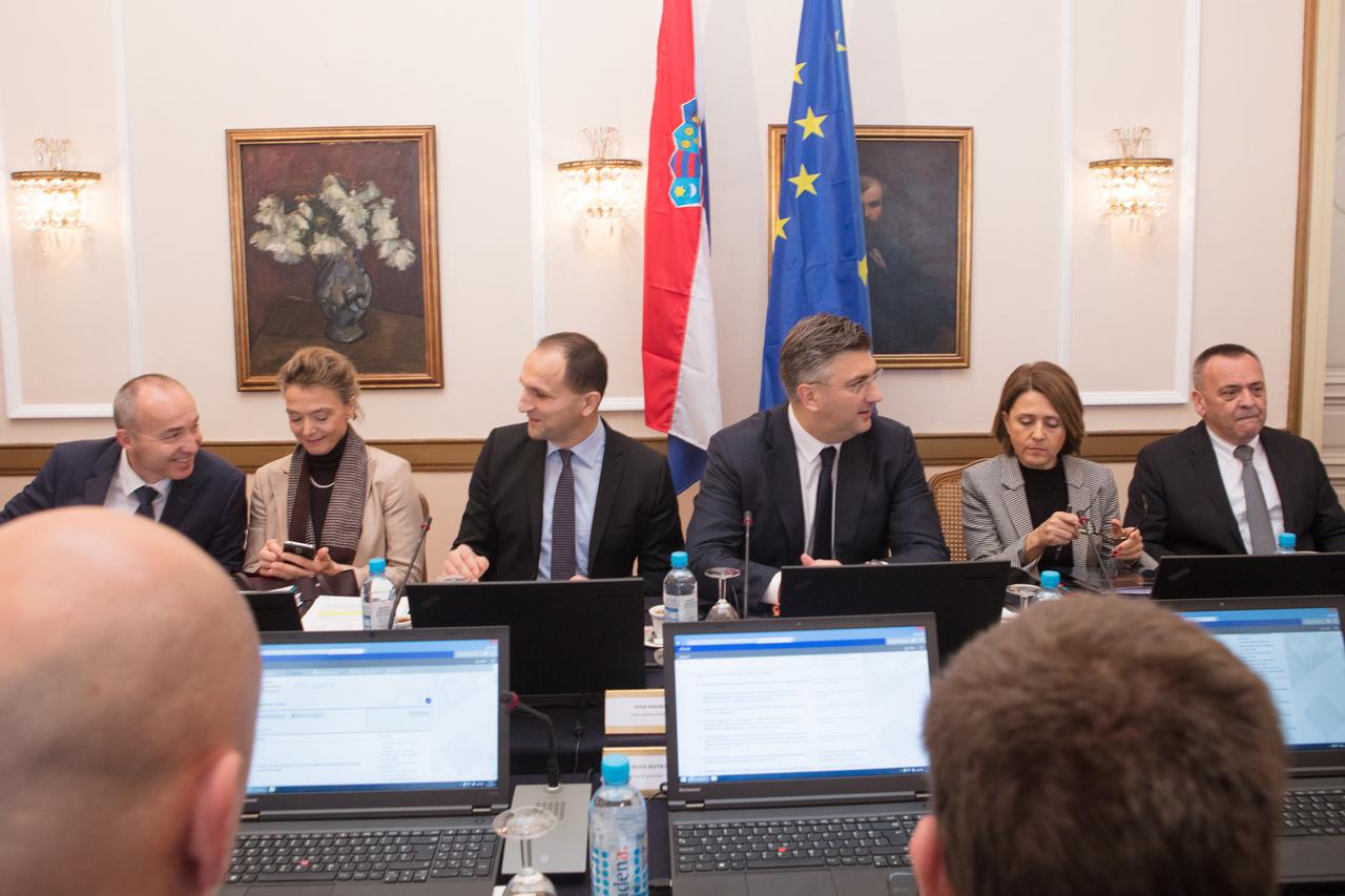 U Osijeku održana sjednica Vlade RH