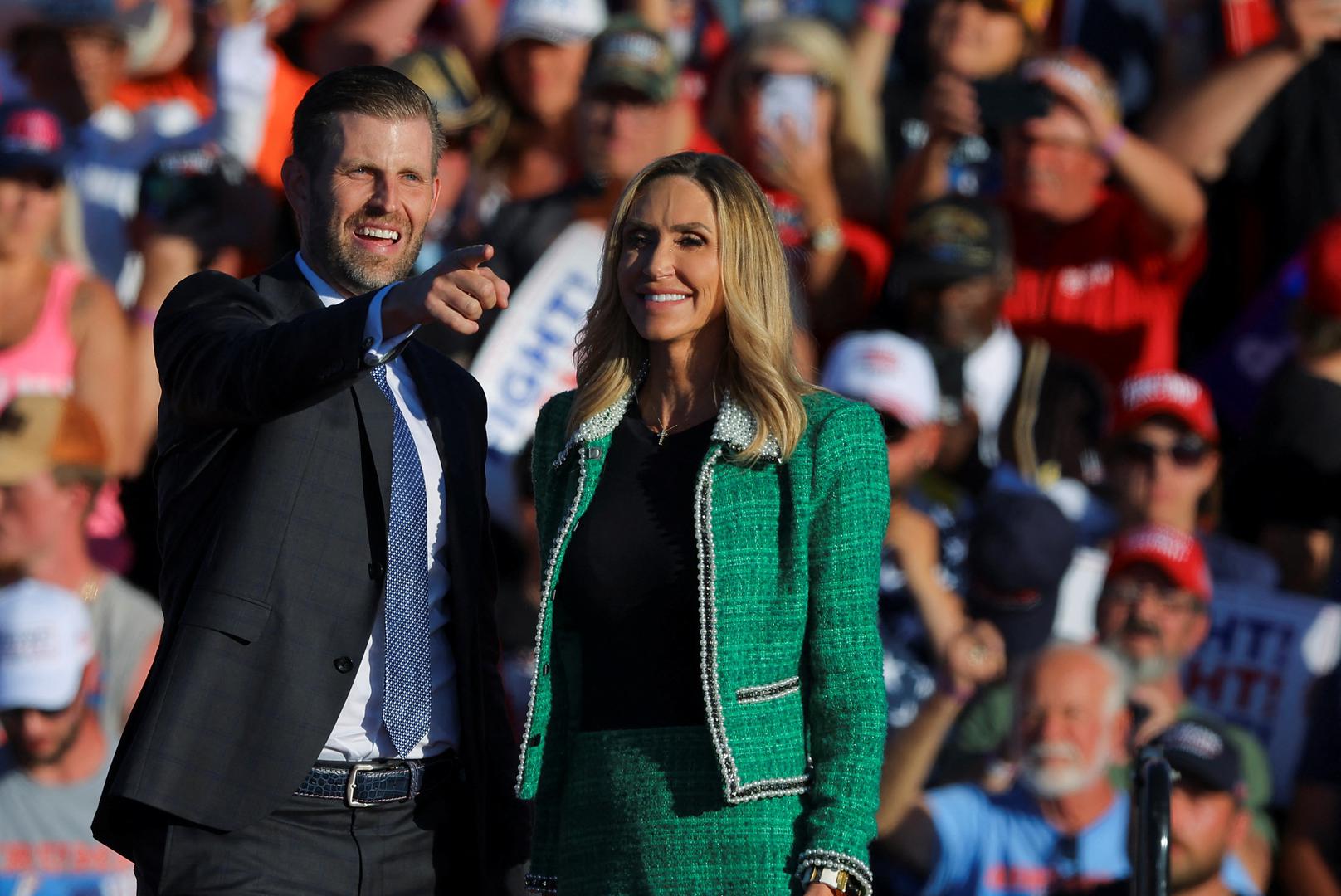  Što se njegovog privatnog života tiče, od 2014. godine u braku je s Larom Trump, televizijskom producenticom, voditeljicom i komunikacijskom stručnjakinjom s kojom ima dvoje djece: Erica Lukea i Caroline Dorothy.