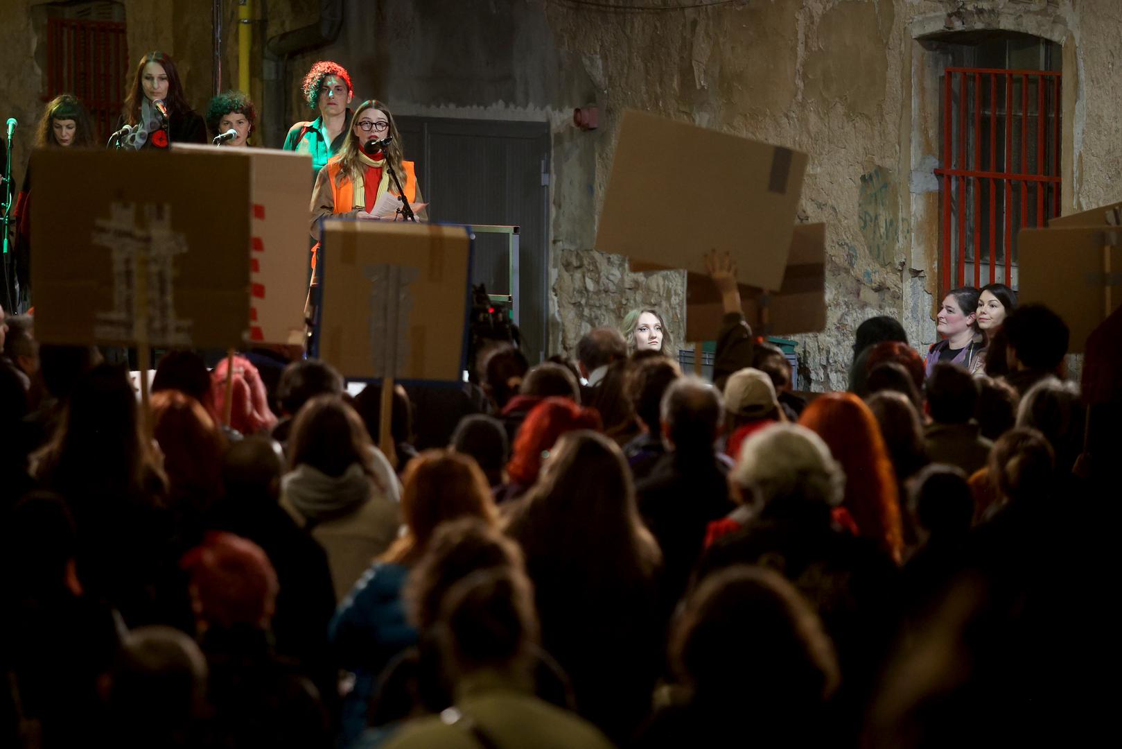 Organizatorice su istaknule povezanost antifašizma i borbe za ženska prava, uključujući radna prava, reproduktivnu pravdu i borbu protiv nasilja.