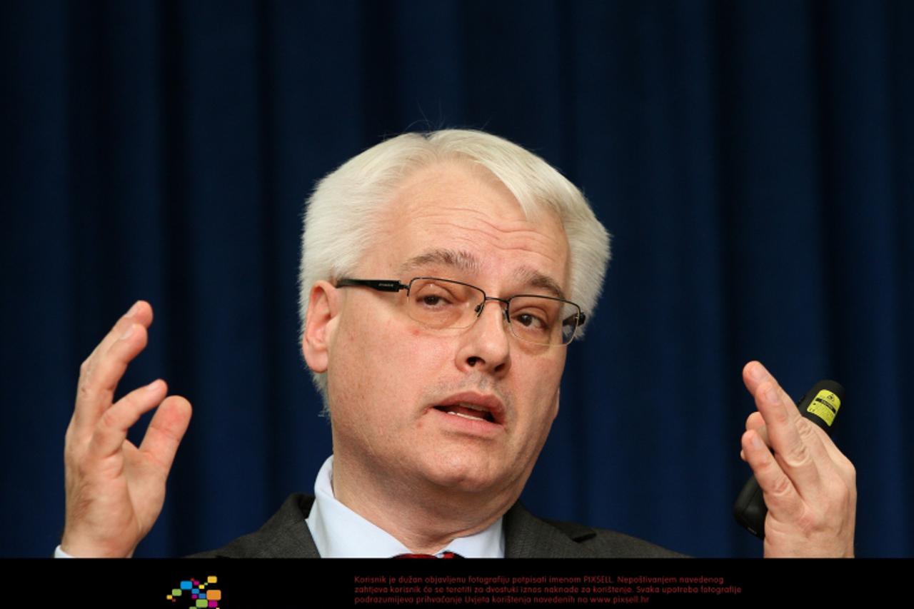 '19.12.2012., Osijek - Na Umjetnickoj akademiji predsjednik Ivo Josipovic odrzao je predavanje studentima na temu Glazba i politika. Photo: Marko Mrkonjic/PIXSELL'