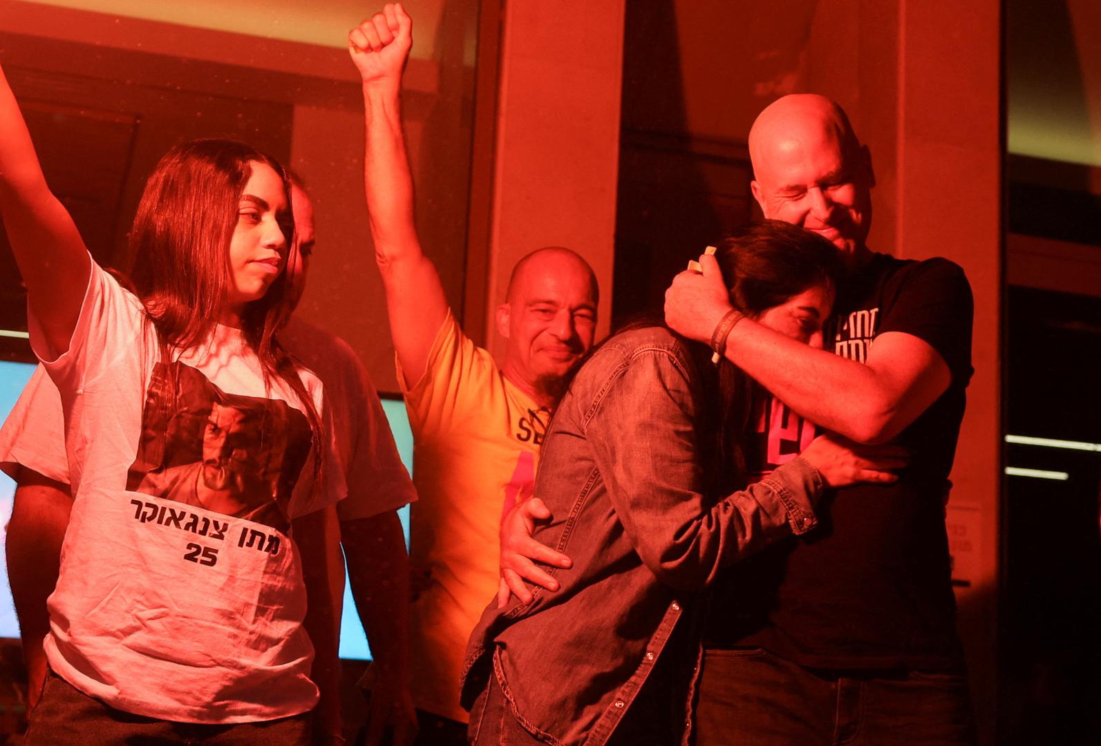 „To znači da će svi taoci biti pušteni vrlo brzo, a Izrael će povući svoje trupe na dogovorenu liniju kao prve korake prema snažnom, trajnom i vječnom miru“, dodao je Trump.