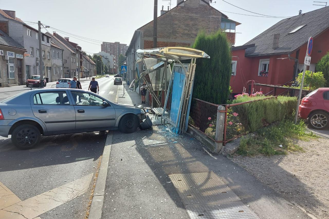 zabio se u autobusnu stanicu