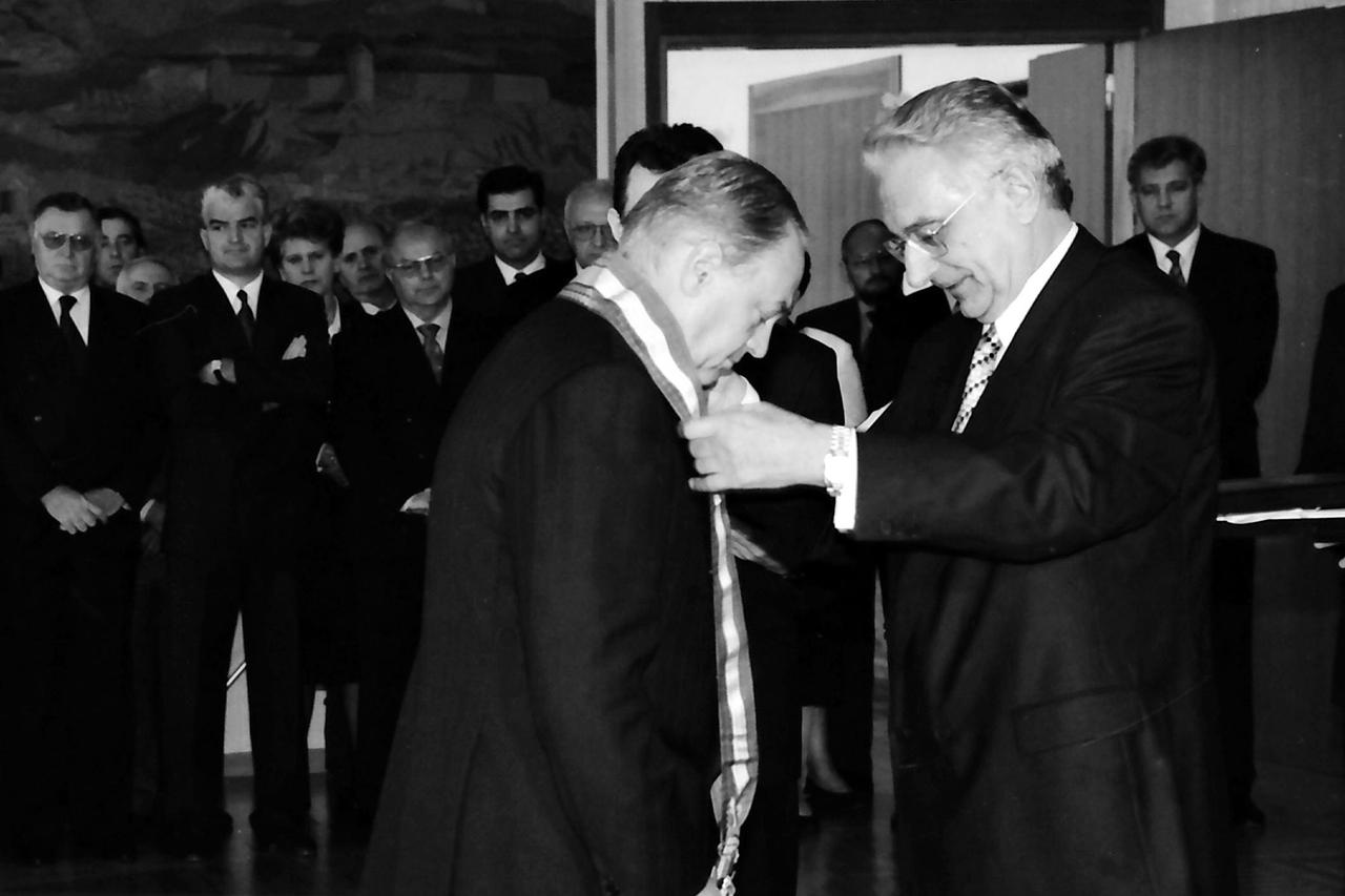 Hrvoje Šarinić