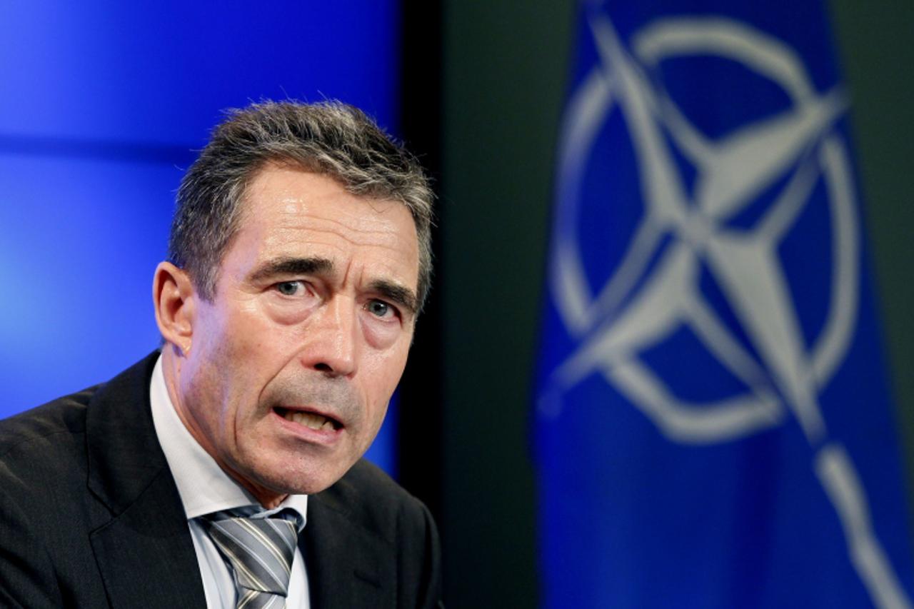 'NATO Secretary General Anders Fogh Rasmussen addresses a news conference in Brussels May 11, 2012.   REUTERS/Francois Lenoir (BELGIUM - Tags: POLITICS MILITARY HEADSHOT)'
