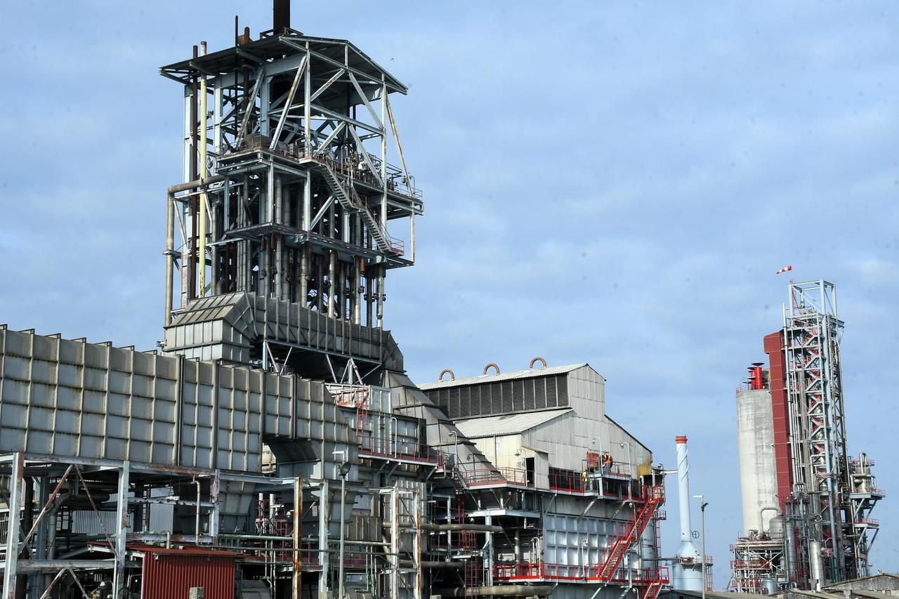 Kutina: Reportaža o Petrokemiji