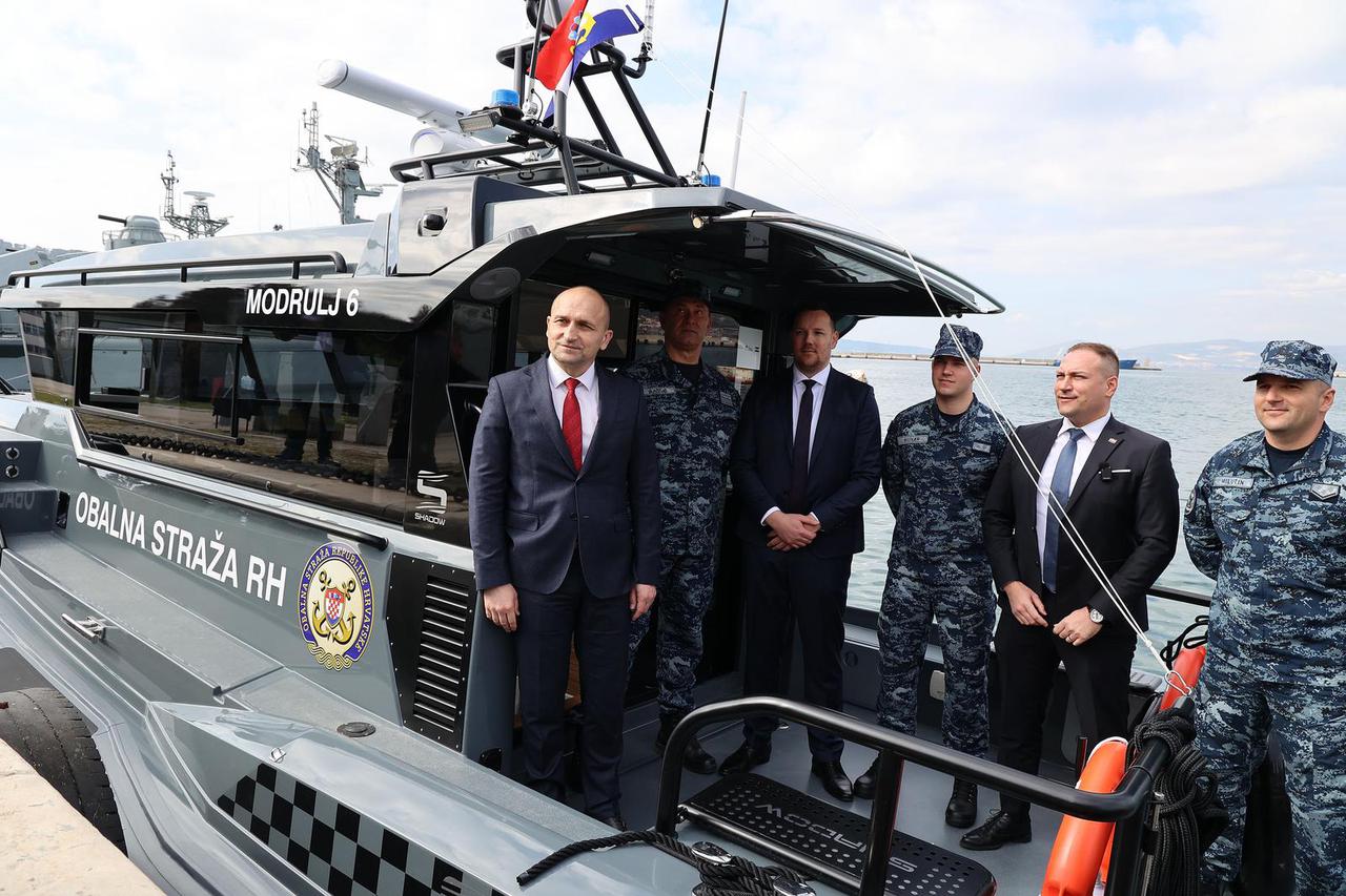 Split: Svečana primopredaja gumenih brodica "Modrulj"