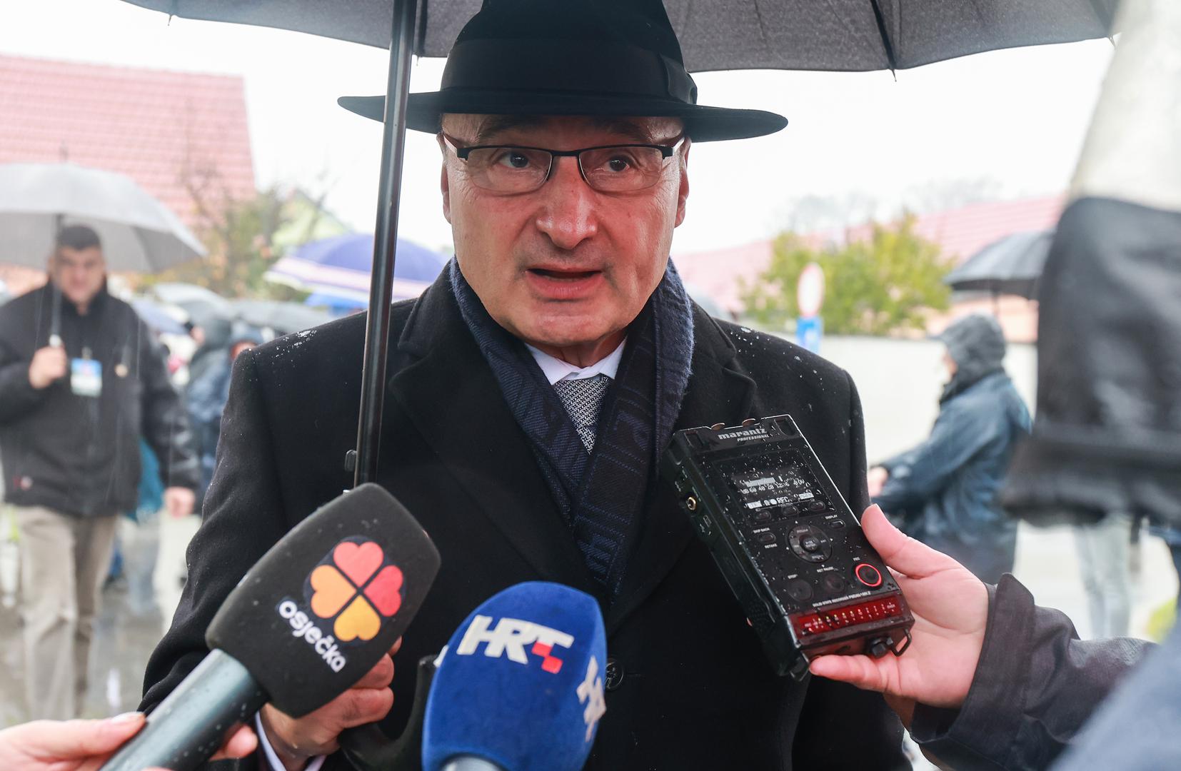 18.11.2022., Vukovar , Obiljezavanje  Dana sjecanja na zrtvu Vukovara 1991. - 2022. Prigodni program "Vukovar - mjesto posebnog Domovinskog pijeteta" pocet ce  u krugu Nacionalne memorijalne bolnice „Dr. Juraj Njavro“, nakon toga ulicama grada Vukovara  krenuti ce Krizni put - Kolona sjecanja do Memorijalnog groblja. Gordan Grlic Radman  Photo: Davor Javorovic/PIXSELL