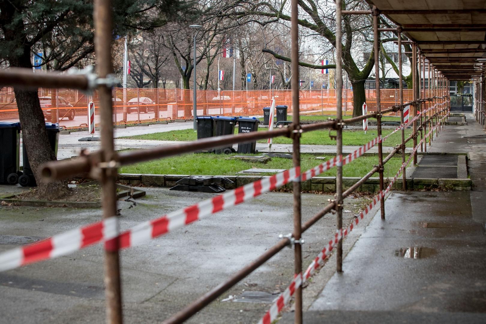 23.01.2021., Zagreb - Poceli su radovi na uklanjanju krovne konstrukcije stradale u potresu u Vukovarskoj ulici.
Photo: Igor Kralj/PIXSELL