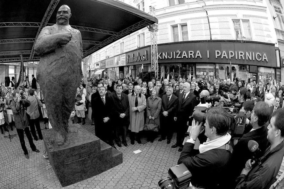 Spomenici Patrik Macek