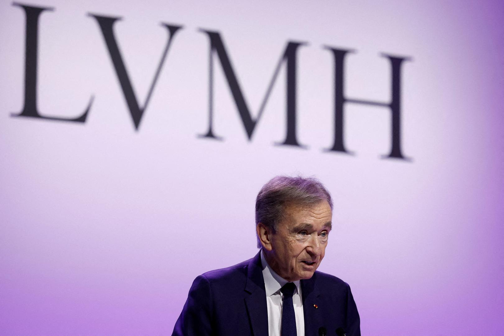 Na petom mjestu je Bernard Arnault, francuski poslovni magnat i najpoznatiji po tome što je predsjednik i izvršni direktor LVMH (Moët Hennessy Louis Vuitton), najveće svjetske tvrtke za luksuznu robu. Njegova se imovina procjenjuje na 178 milijuna eura. 