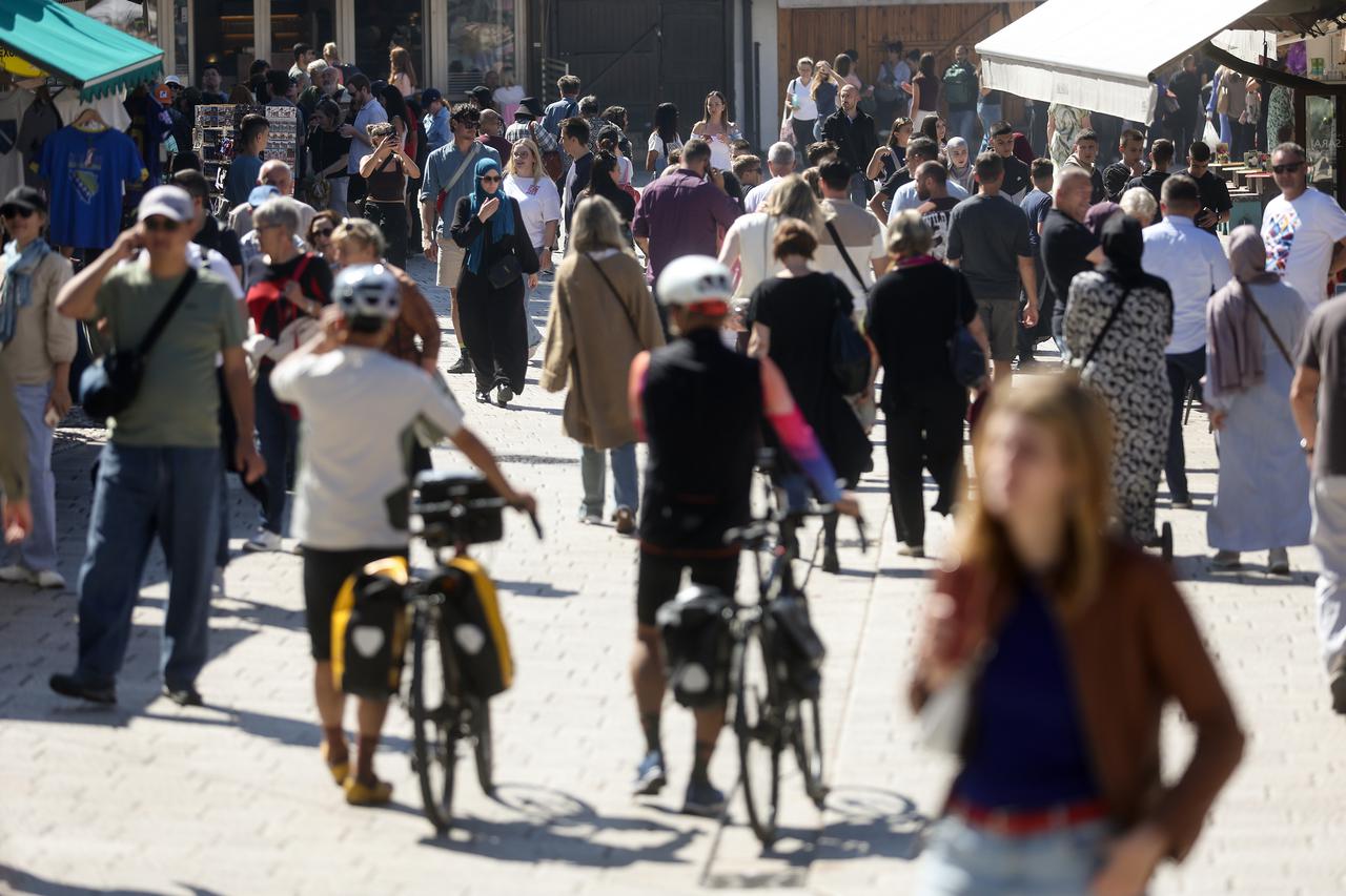 Turisti u obilasku Sarajeva