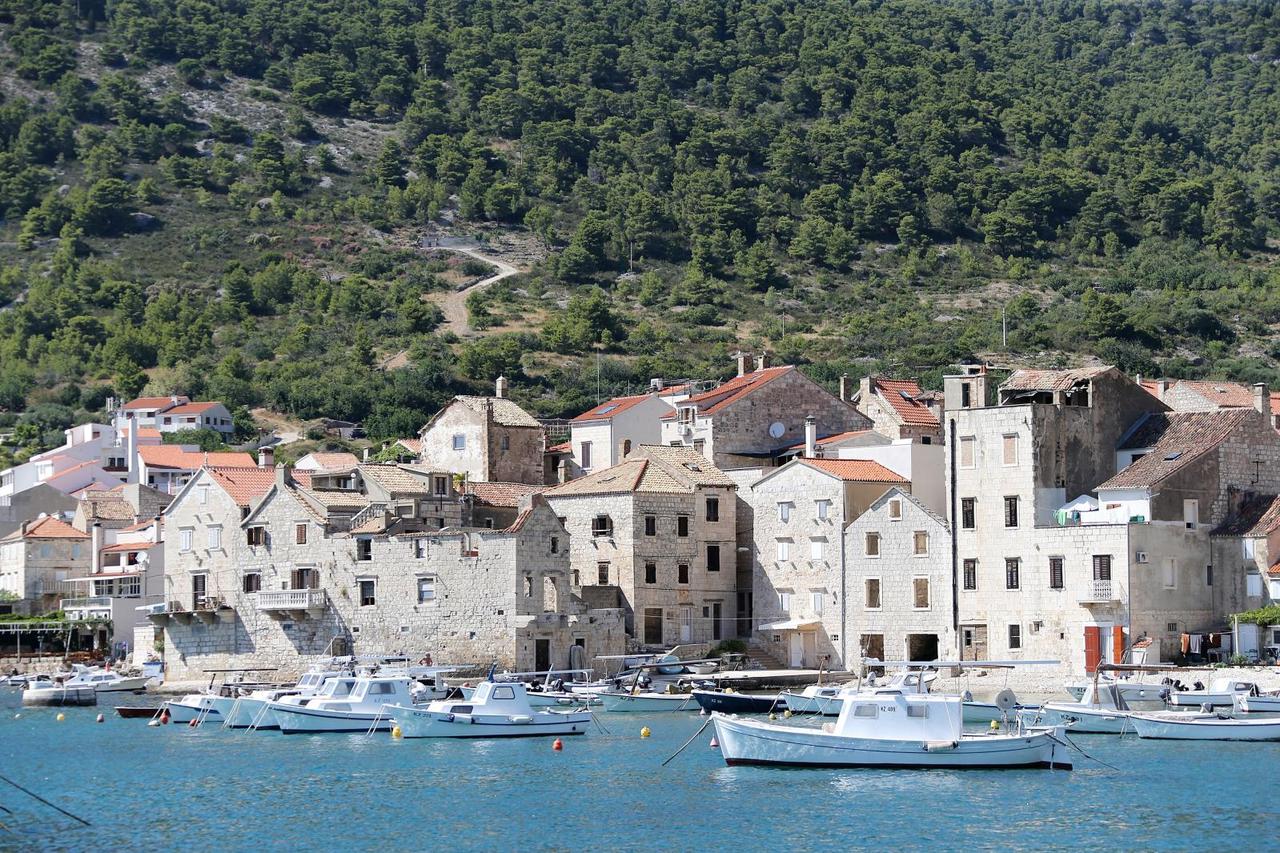 Grad Komiža na otoku Visu