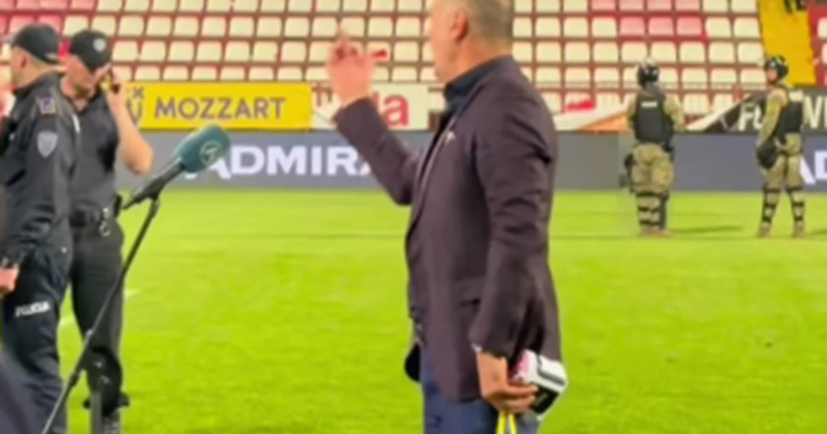 Igor Štimac u elementu, pokazivao 'srednjaka', svađao se s navijačima: 'Evo vam!'