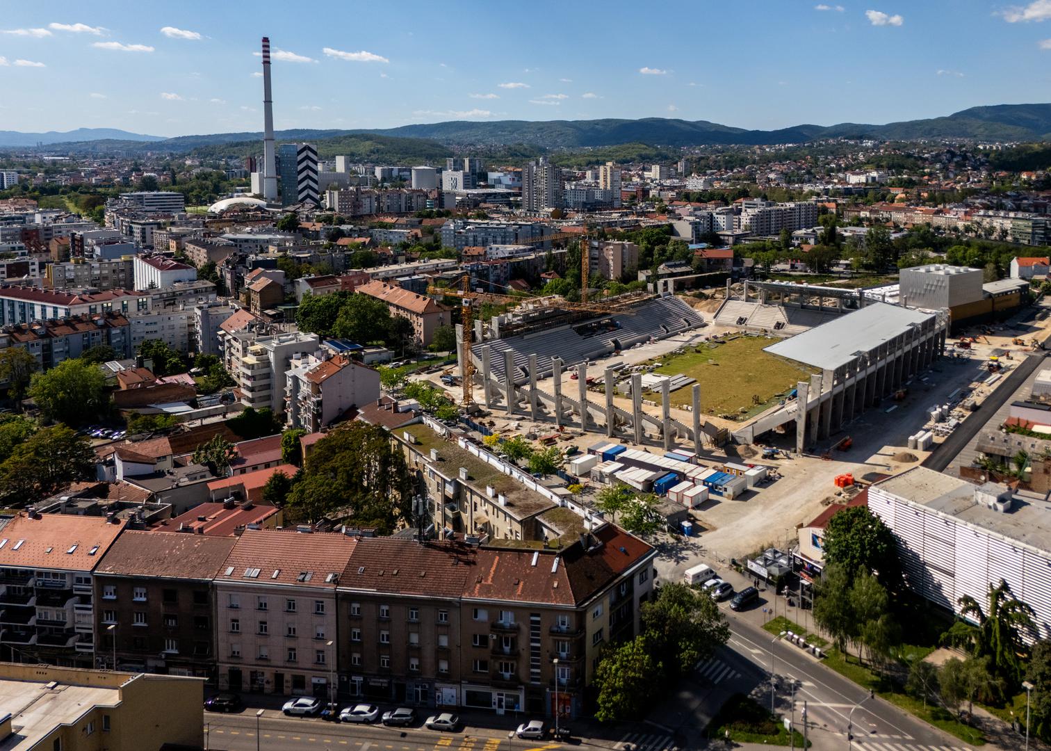 Tek nakon preseljenja Dinama i Lokomotive na privremenu adresu u Kranjčevićevu, strojevi će moći krenuti s poslom na Maksimiru, čime Zagreb konačno rješava goruće pitanje nogometne infrastrukture.
