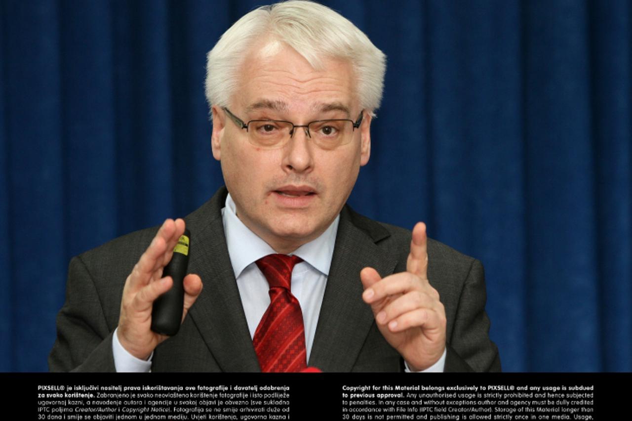 '19.12.2012., Osijek - Na Umjetnickoj akademiji predsjednik Ivo Josipovic odrzao je predavanje studentima na temu Glazba i politika. Photo: Marko Mrkonjic/PIXSELL'