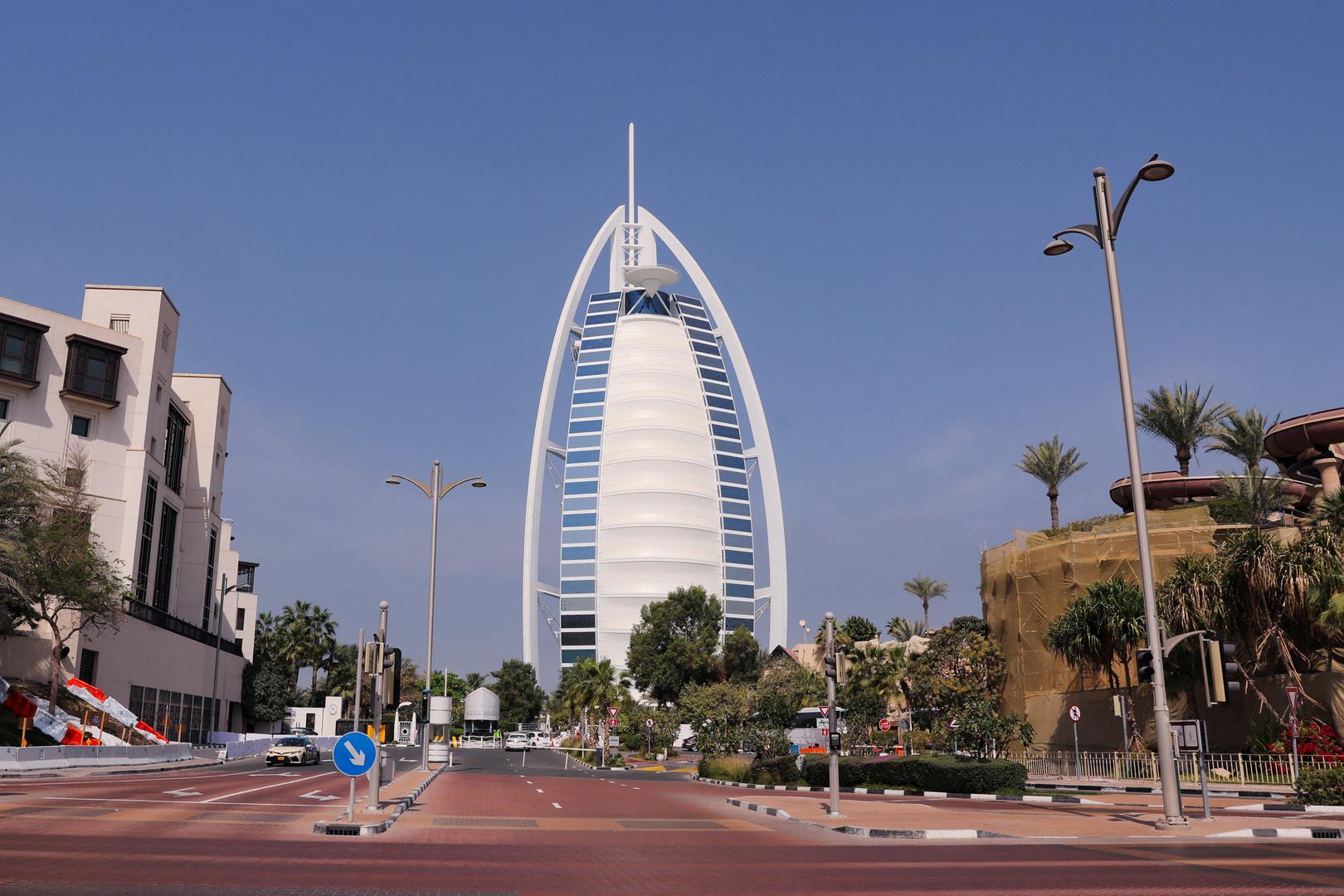 Sinoć je podsjetimo izbio požar na luksuznom hotelu Burj Al Arab, jednom od simbola Ujedinjenih Arapskih Emirata.
