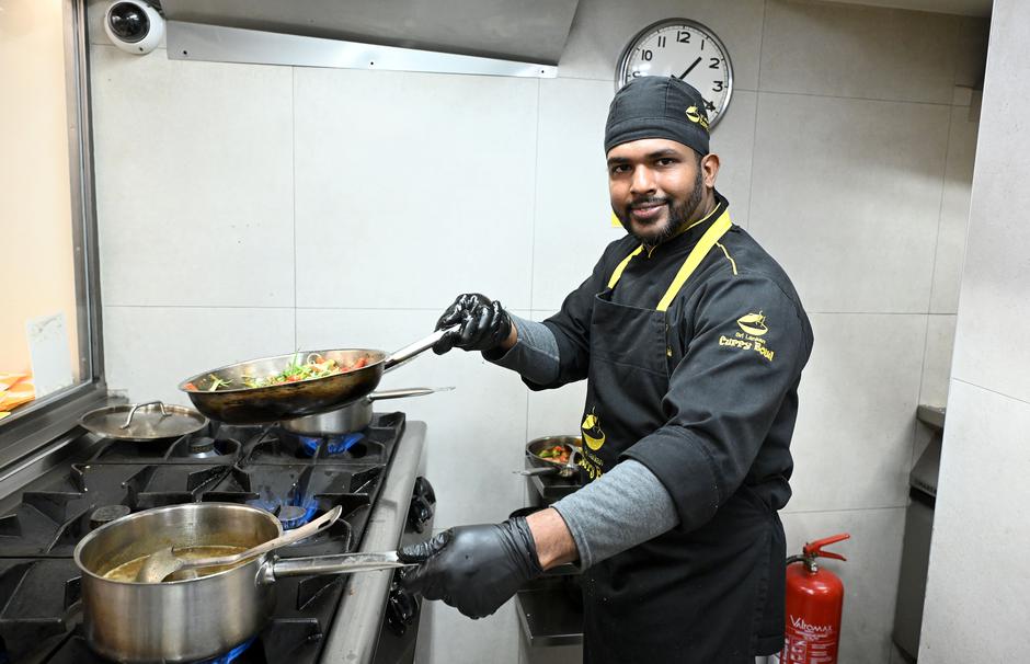 Zagreb: Domjenak povodom otvaranja novog restorana Curry Bowl 