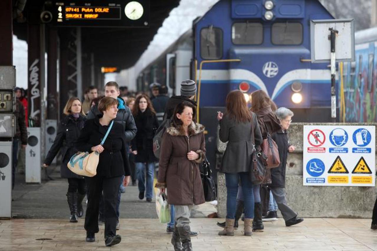 '11.03.2013., Zagreb - Nakon radova na izmjeni signalizacije koji su trajali devet dana, Glavni kolodvor je od danas ujutro ponovno otvoren za sav promet. Photo: Patrik Macek/PIXSELL'