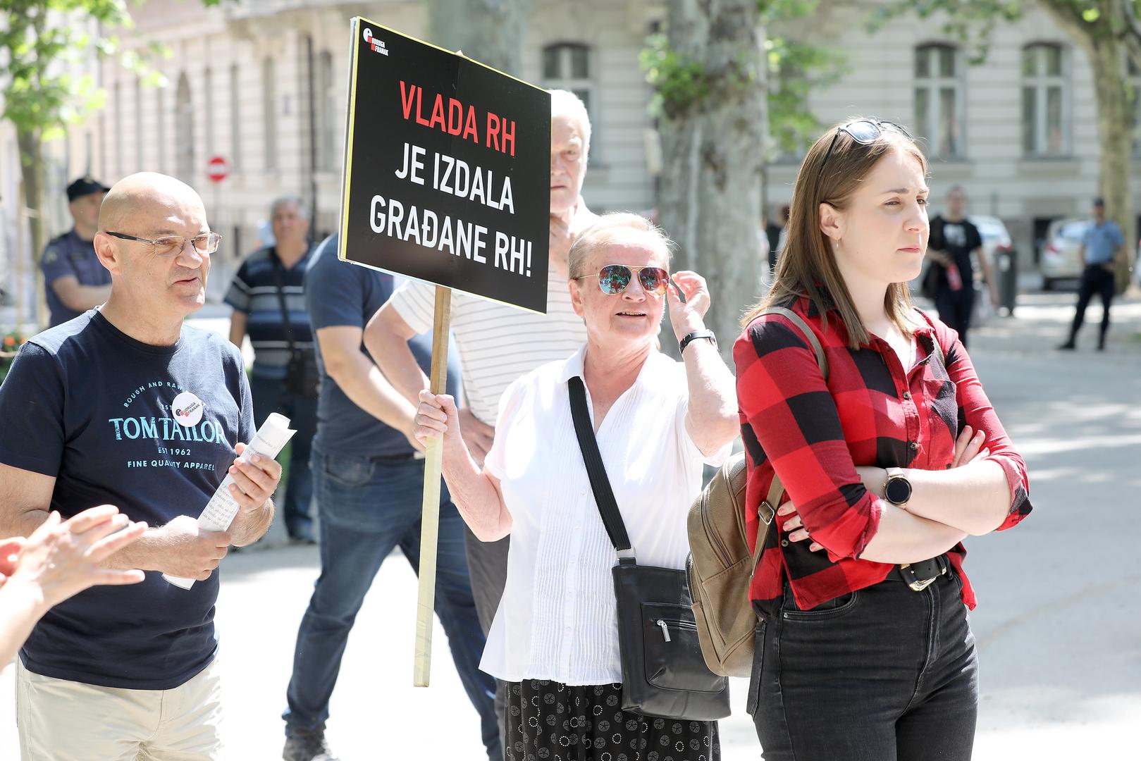 24.05.2022., Zagreb - Udruga Franak odrzala je u parku Zrinjevac prosvjed jer, kako navode, cetiri godine nakon pravomocnosti kolektivne presude u slucaju Franak, jos uvijek na najvisem sudu nije odgovoreno na pitanje nistetnosti ugovora s valutnom klauzulom CHF.Goran Aleksic   Photo: Patrik Macek/PIXSELL