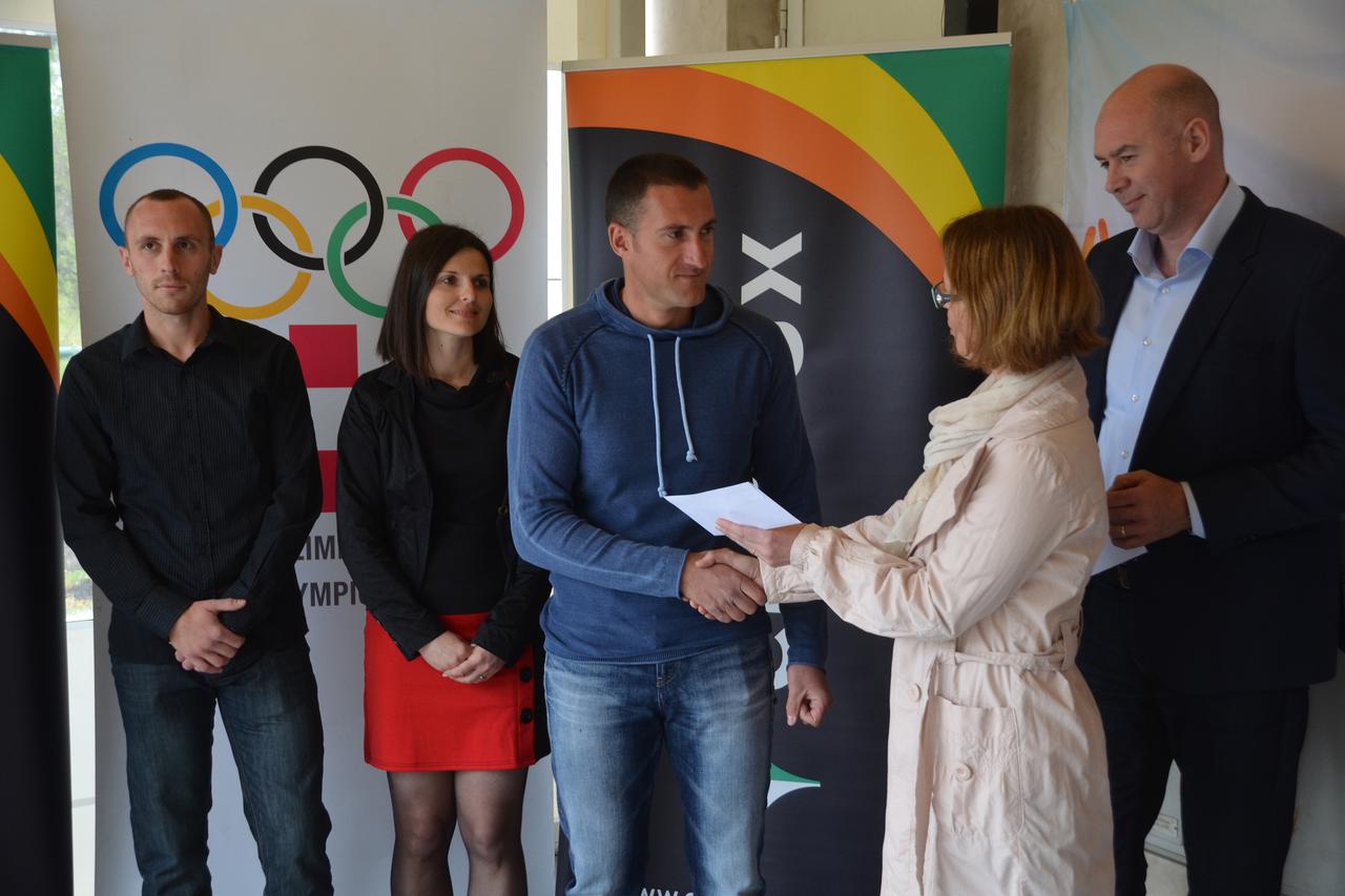 Pore?: Vrhunskim sportašima Istre uru?ene Crodux HOO kartice za gorivo