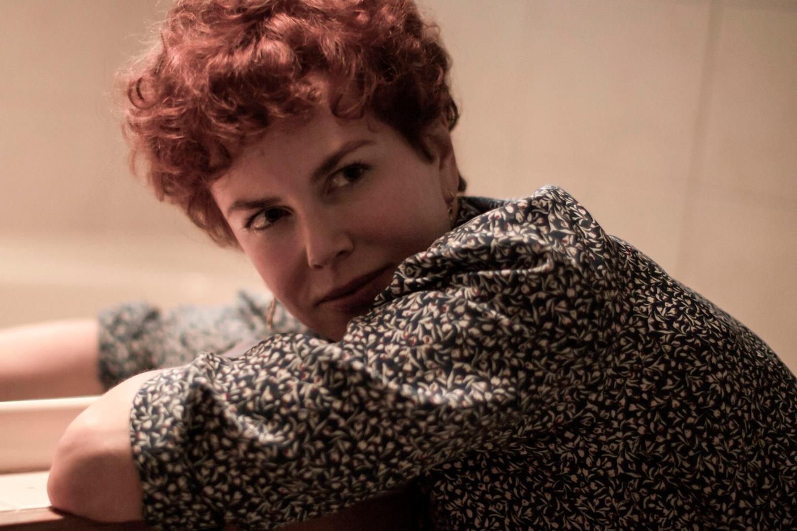 Sljedeće godine je glumila u odličnoj drami Sati uz Meryl Streep i Julianne Moore. Za tu ulogu osvojila je Oscara za glavnu žensku ulogu.