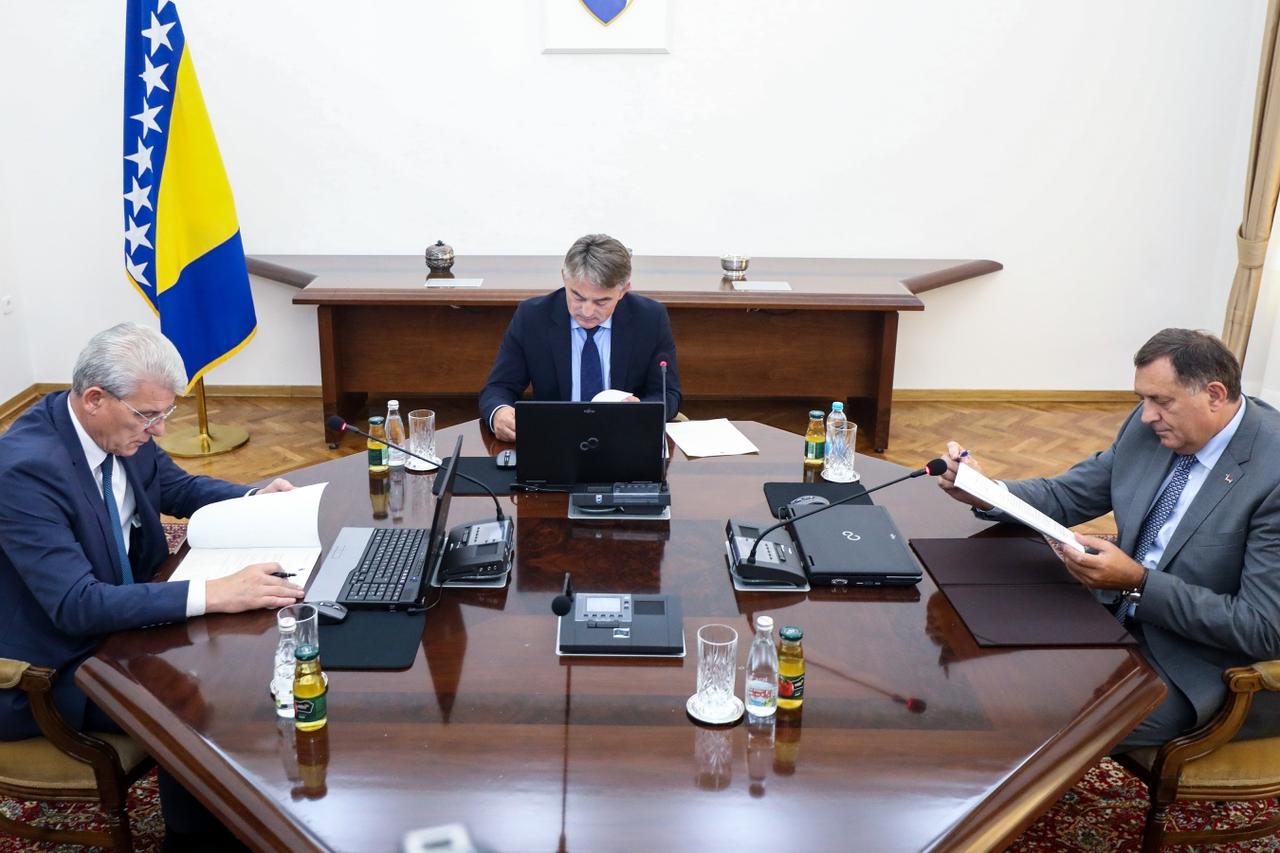 Sarajevo: U tijeku je izvanredna sjednica Predsjedništva za izbor mandatara za Vijeće ministara BiH