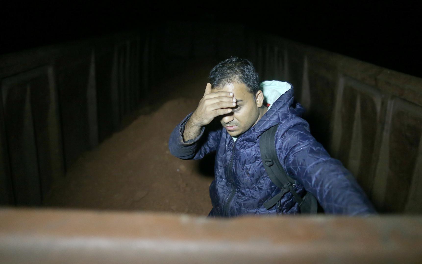 Teretni vlak policija je zaustavila u Zvorniku, blizu granice na obali rijeke Drine.