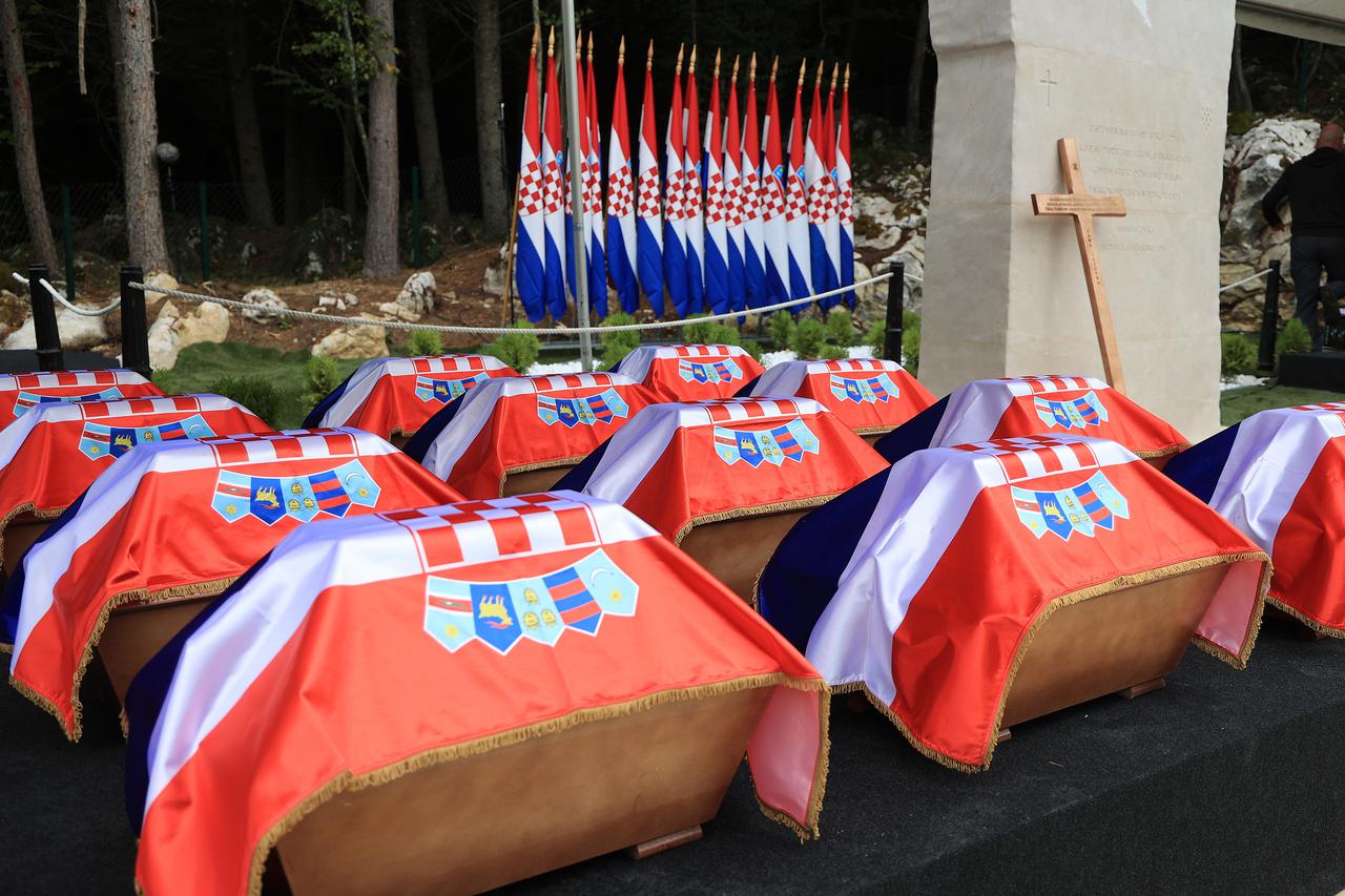 Posljednji ispraćaj i ukop 814  žrtava Drugog svjetskog rata i poslijeratnog razdoblja ekshumiranih iz masovne grobnice jama Jazovka