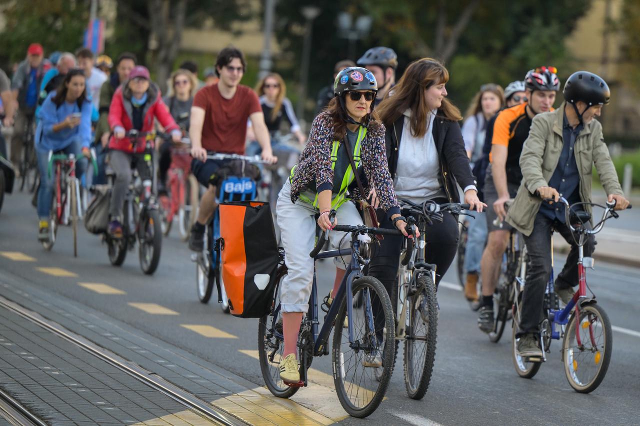 Zagreb: Jesenska kritična masa, vožnja biciklima u organizaciji Sindikata biciklista