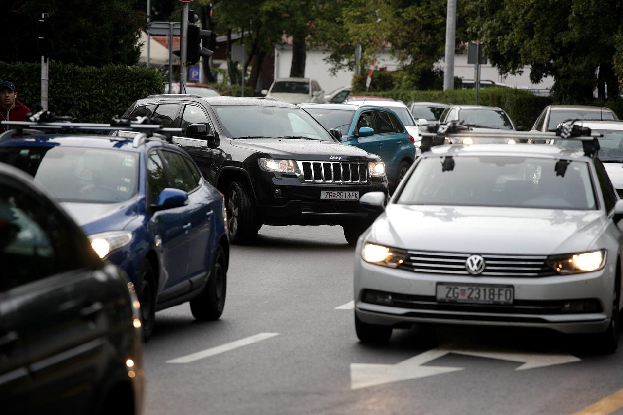 Zagreb: Nova regulacija prometa na kružnom toku Bukovačka - Petrova