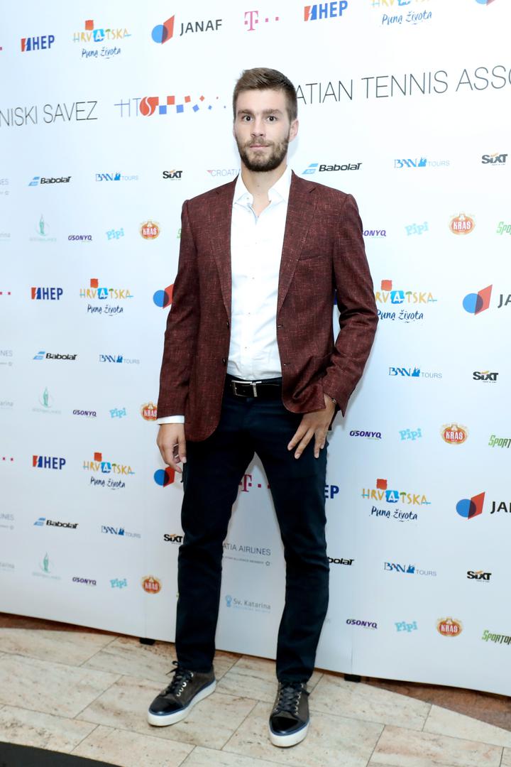 Za trijumf u Davis Cupu 2018. nagrađeni su još Borna Ćorić, Nikola Mektić, Franko Škugor, Viktor Galović i izbornik Željko Krajan.