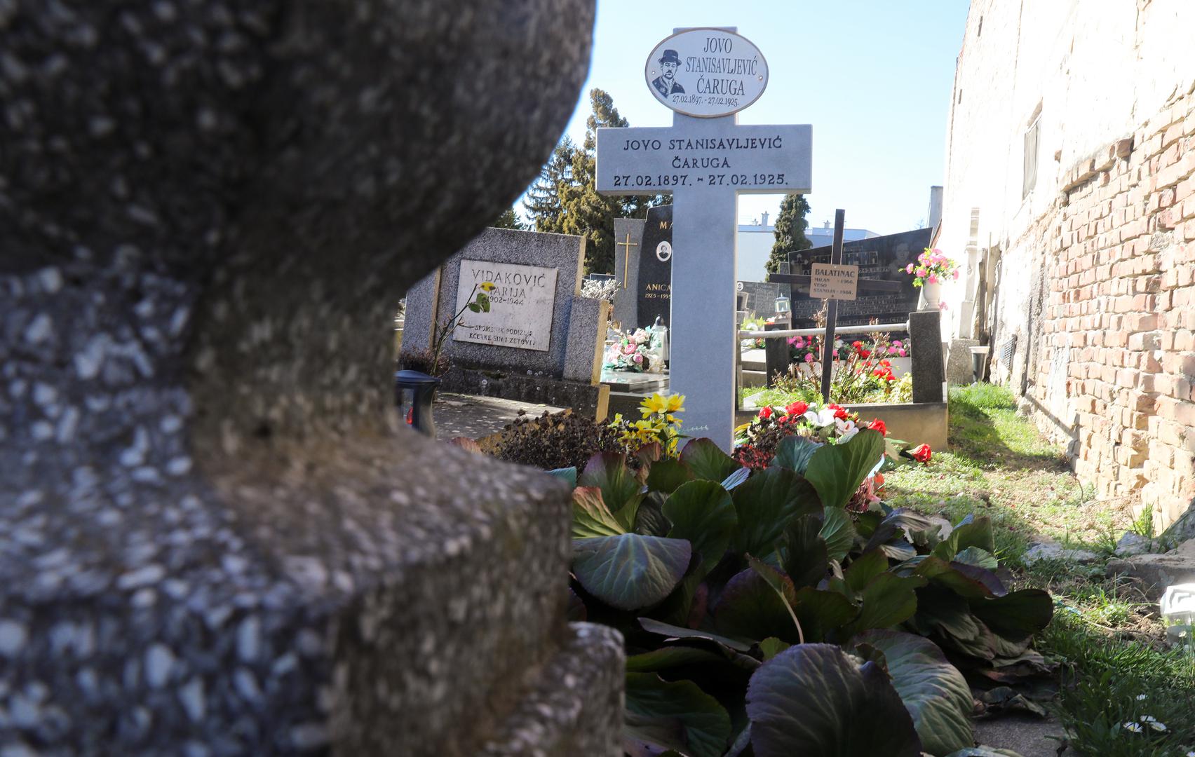 18.02.2022., Osijek, Na danasnji dan  27. veljace 1925 godine  u dvoristu Kraljevskog sudbenog stola u Osijeku pred vise od 3.000 ljudi  objesen je Jovan Stanisavljevic poznat pod imenom Caruga. Bio je razbojnik koji je pljackao na prostoru Slavonije i Like za vrijeme i nakon Prvoga svjetskog rata. U njegovo doba u narodu su o njemu i njegovim pothvatima stvorene brojne legende te su se o njemu prepricavale price i nastajale pjesme o "zastitniku siromaha koji napada samo bogate, bas poput Robina Hooda. O njemu su napisane brojne knjige, rezirane predstave i snimljeni filmovi. Pokopan je na osjeckom groblju sv. Ane, a o njegovu grobu sada se brine Poglavarstvo grada Osijeka. Photo: Emica Elvedji/PIXSELL