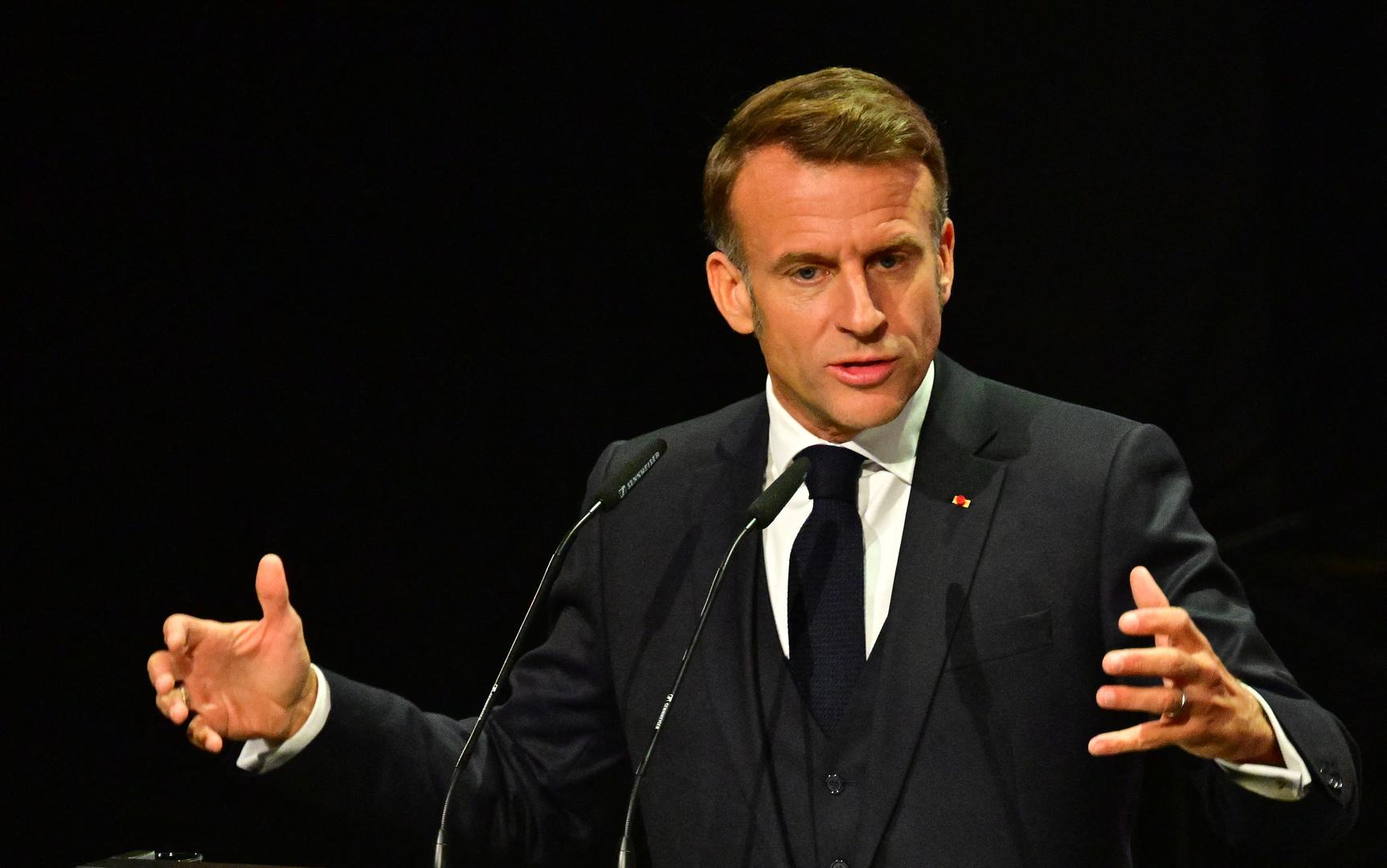 Europska zvijezda Emmanuela Macrona ozbiljno je izblijedjela i nalazi se na 19. mjestu. Njegova odluka da prošle godine raspiše izvanredne izbore gurnula je Francusku u političku krizu koja bi mogla potrajati sve do predsjedničkih izbora 2027., kada zemlja bi mogla dobiti prvog krajnje desnog predsjednika od Drugog svjetskog rata.

