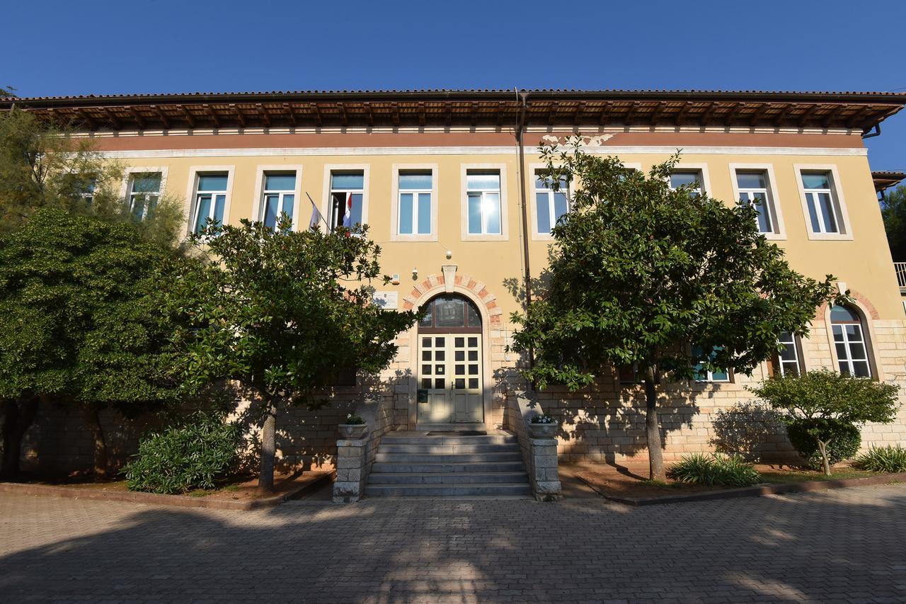 Osnovna škola dr. Mate Demarina