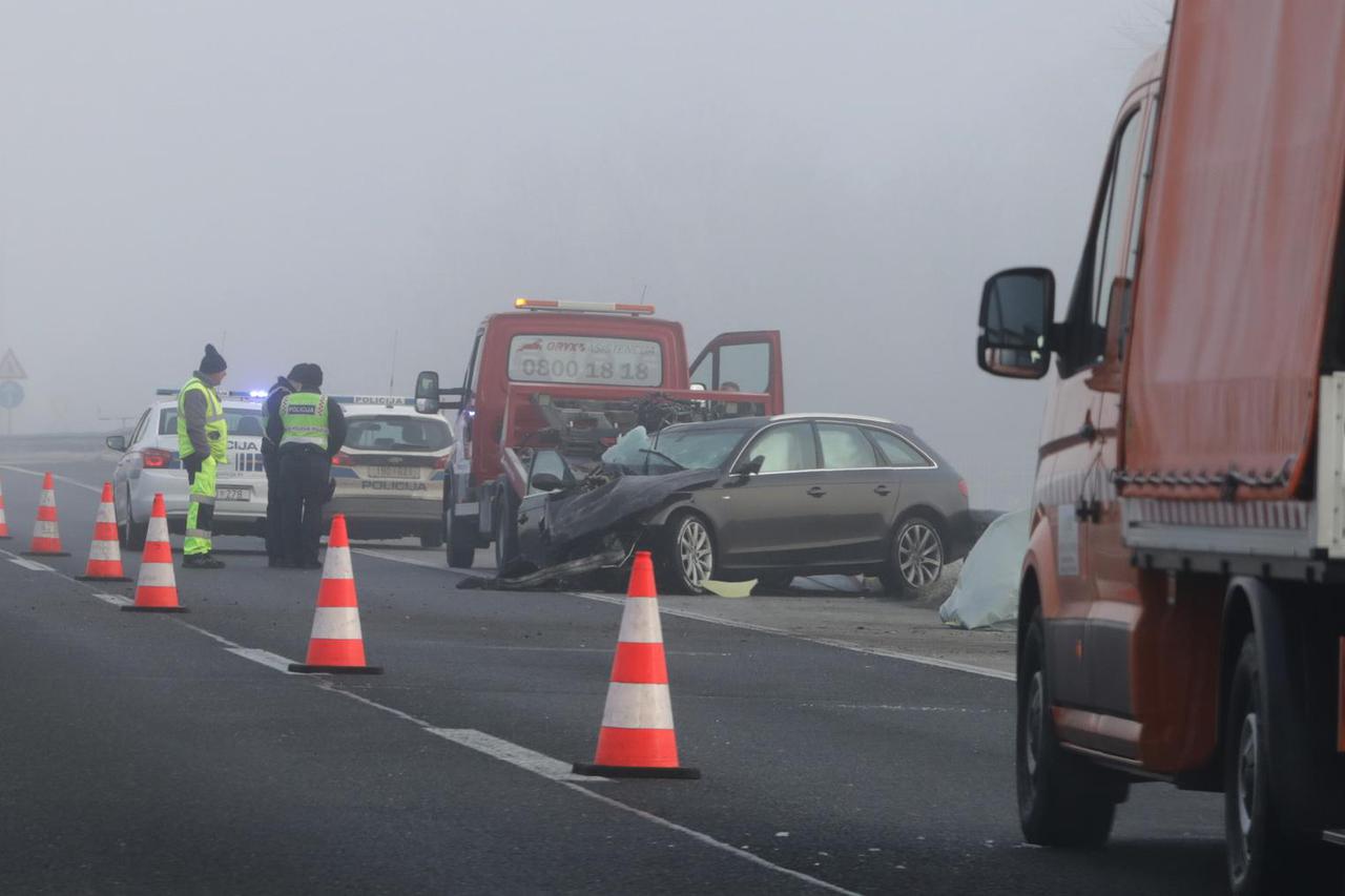 Nesreća kod Zaprešića: Automobilom naletio na stup, jedna osoba poginula