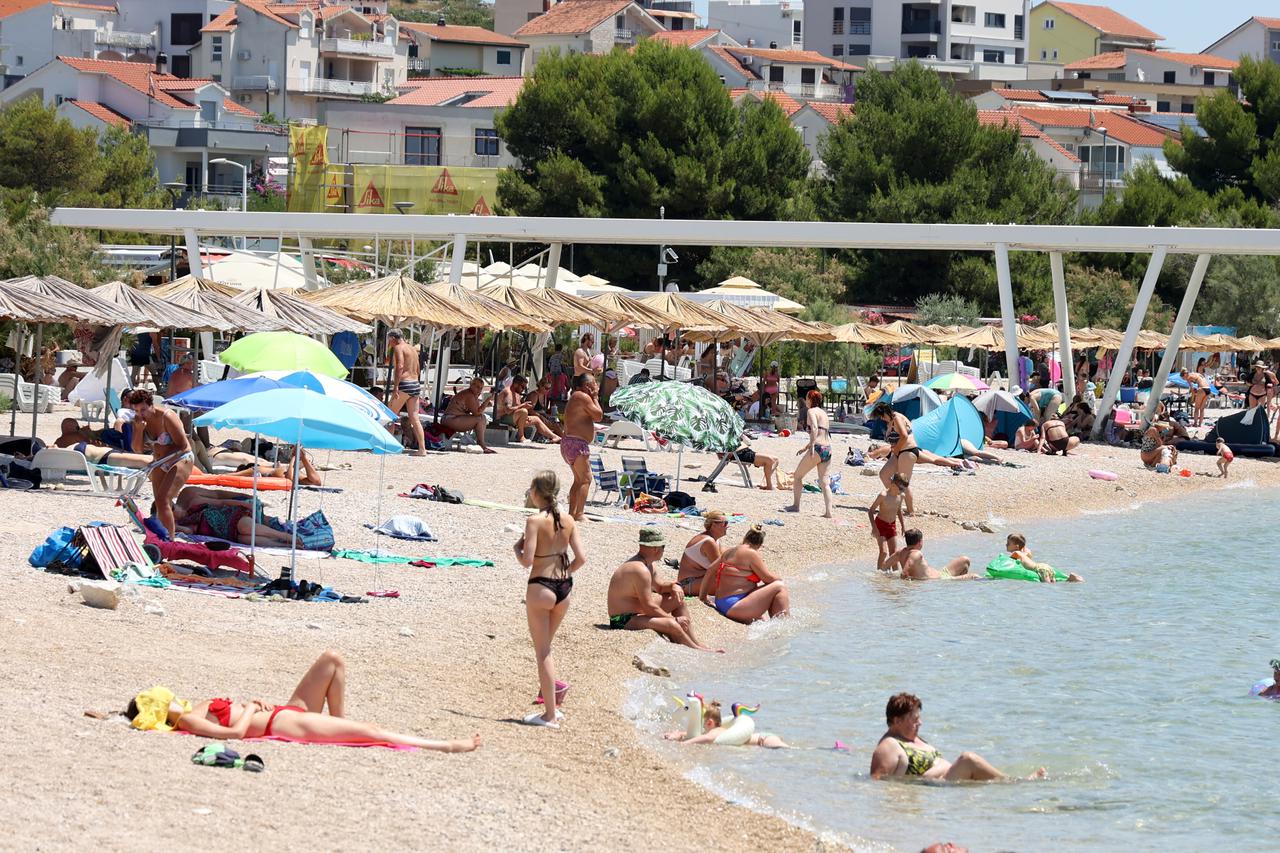 Brodarica: Turistička patrola i Večernjakove zvjezdice