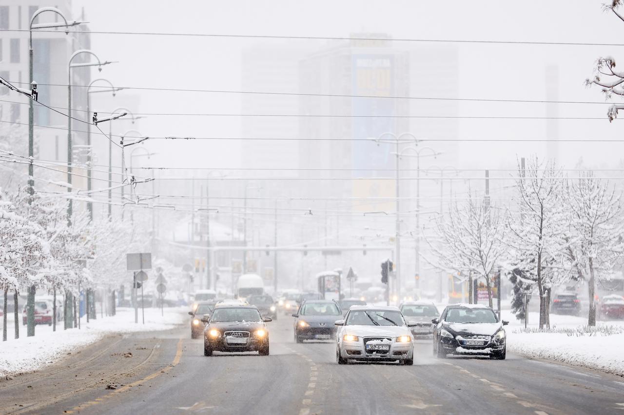 U Sarajevu jutros pada novi snijeg