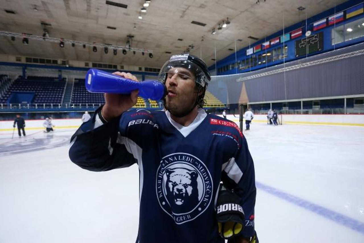 'SPECIJAL MAX 04.09.2013., Zagreb - Novi igrac Steve Montador - KHL Medvescak Zagreb pojacao je svoju obranu s branicem koji je dosad odigrao 614 utakmica u NHL-u.  Photo: Sanjin Strukic/PIXSELL'