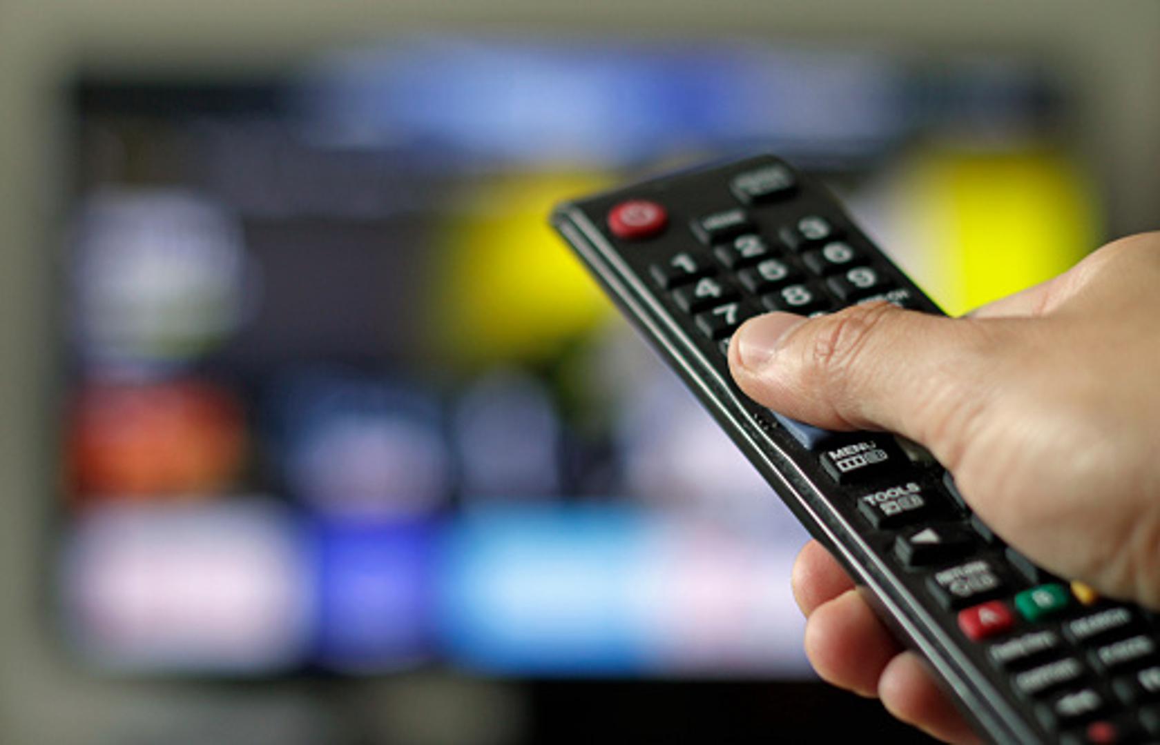 Daljinski upravljači -  Jedna od najčešće korištenih stvari kod kuće je daljinski upravljač. Mnogi uređaji danas imaju daljinske upravljače, klima uređaji, televizori i sl. Koristimo ih svakodnevno, a vrlo rijetko ih čistimo. Na taj načlin prenosimo mikroorganizme s tih površina na druge i mogu lako biti uzrok infekcija. 