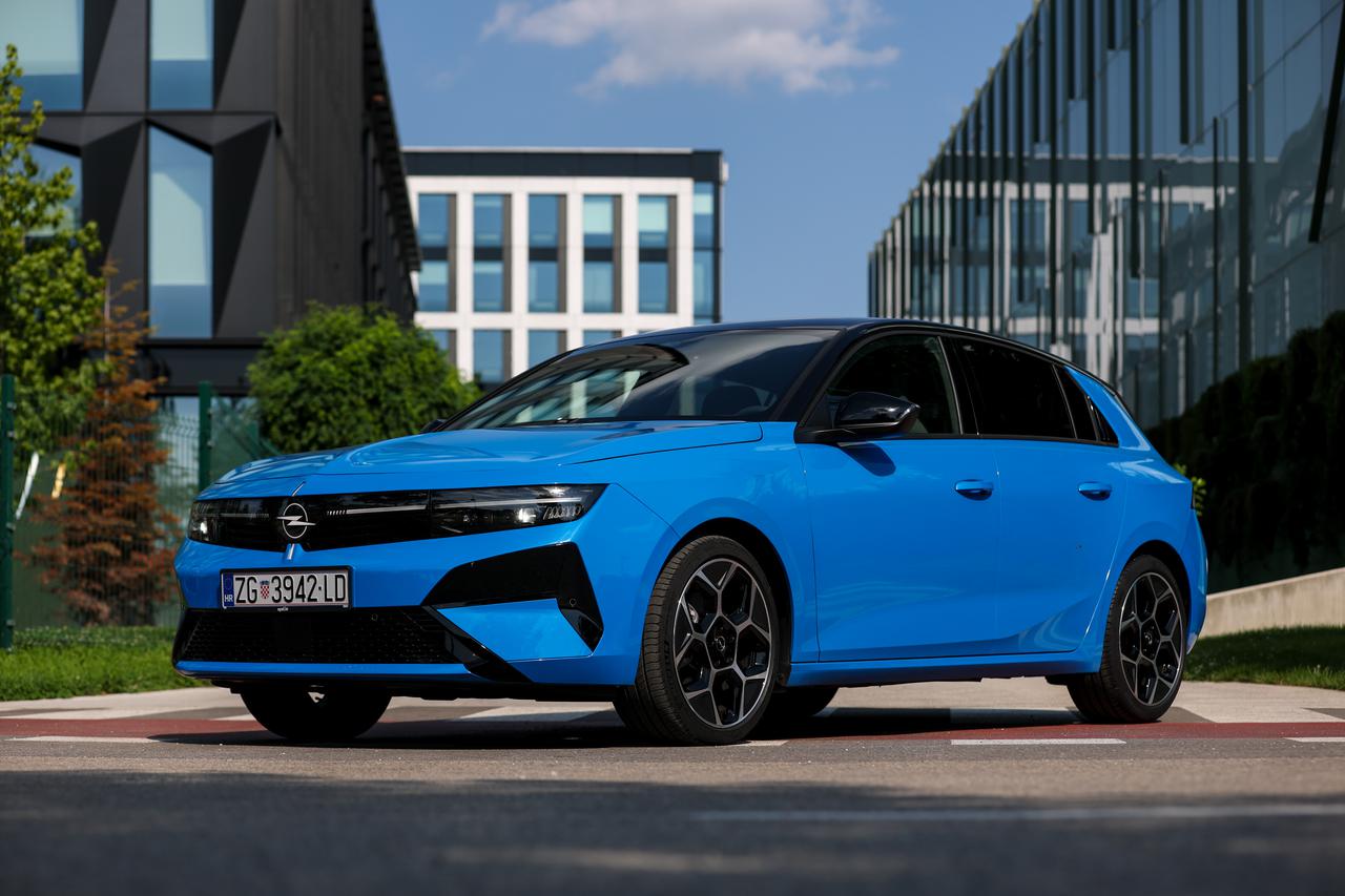 Zagreb: Test automobila Opel Astra Hibrid